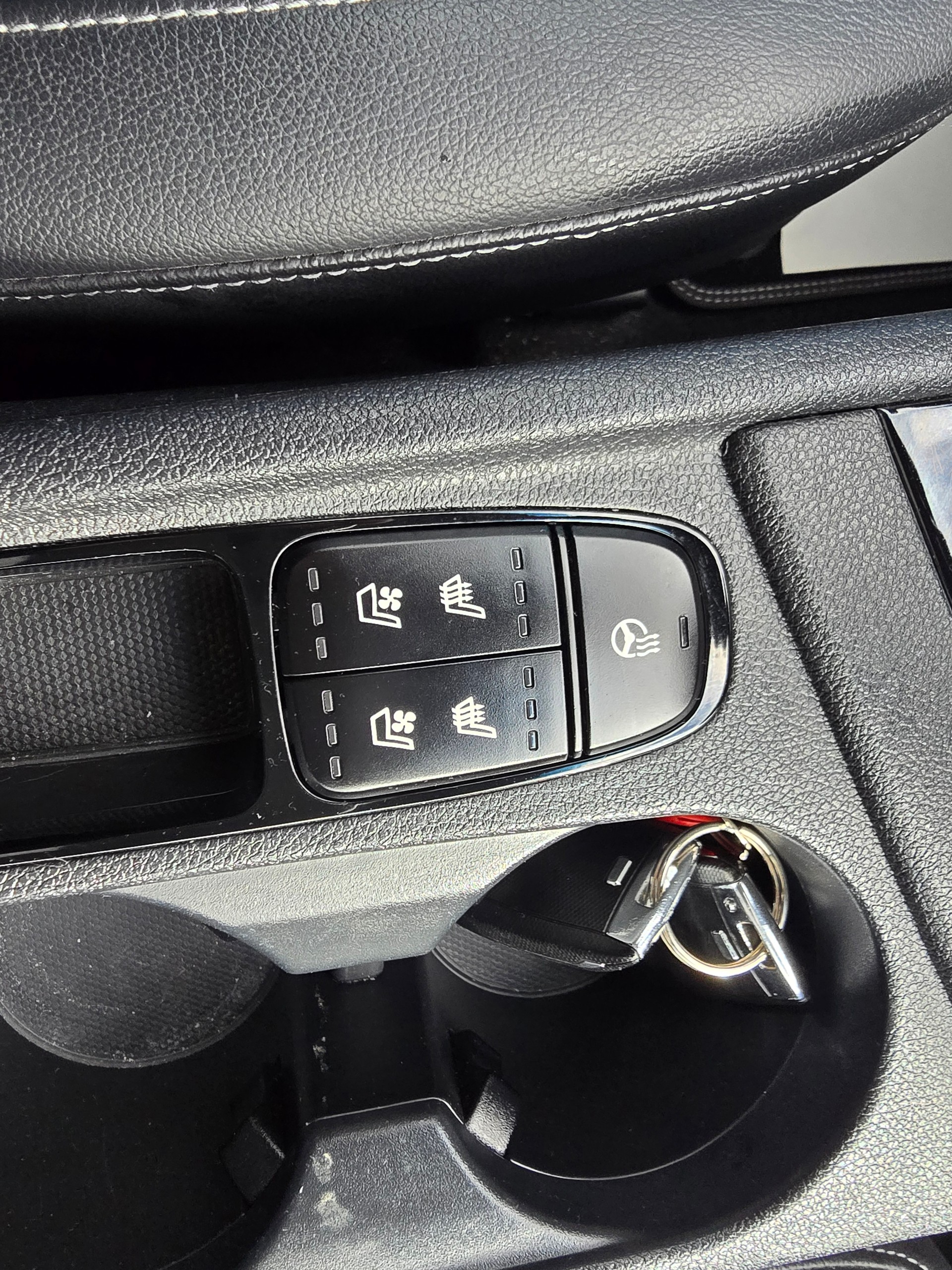KIA Niro 1.6GDi Hybrid Style DCT-image-24