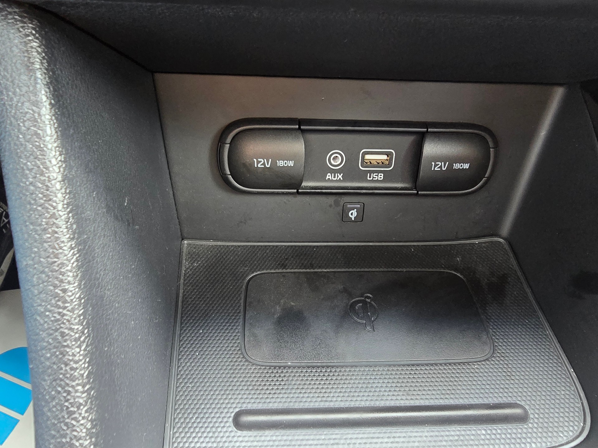 KIA Niro 1.6GDi Hybrid Style DCT-image-25
