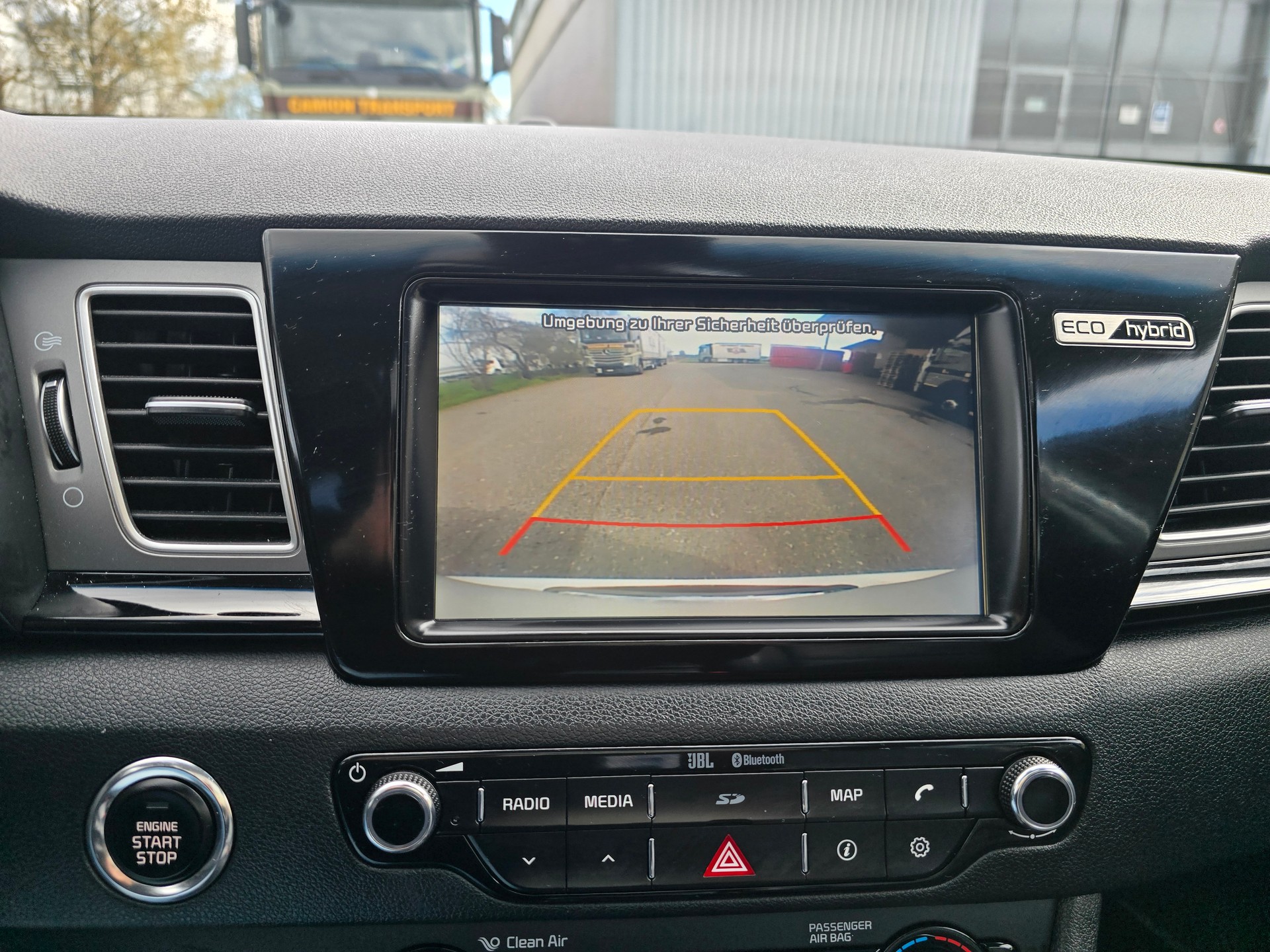 KIA Niro 1.6GDi Hybrid Style DCT-image-23