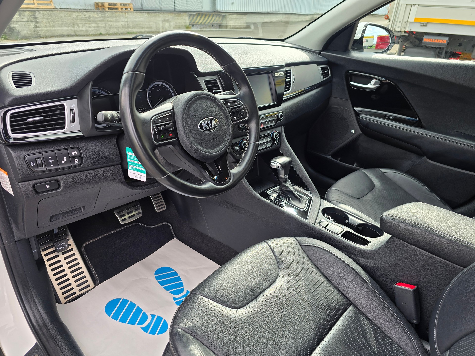 KIA Niro 1.6GDi Hybrid Style DCT-image-10