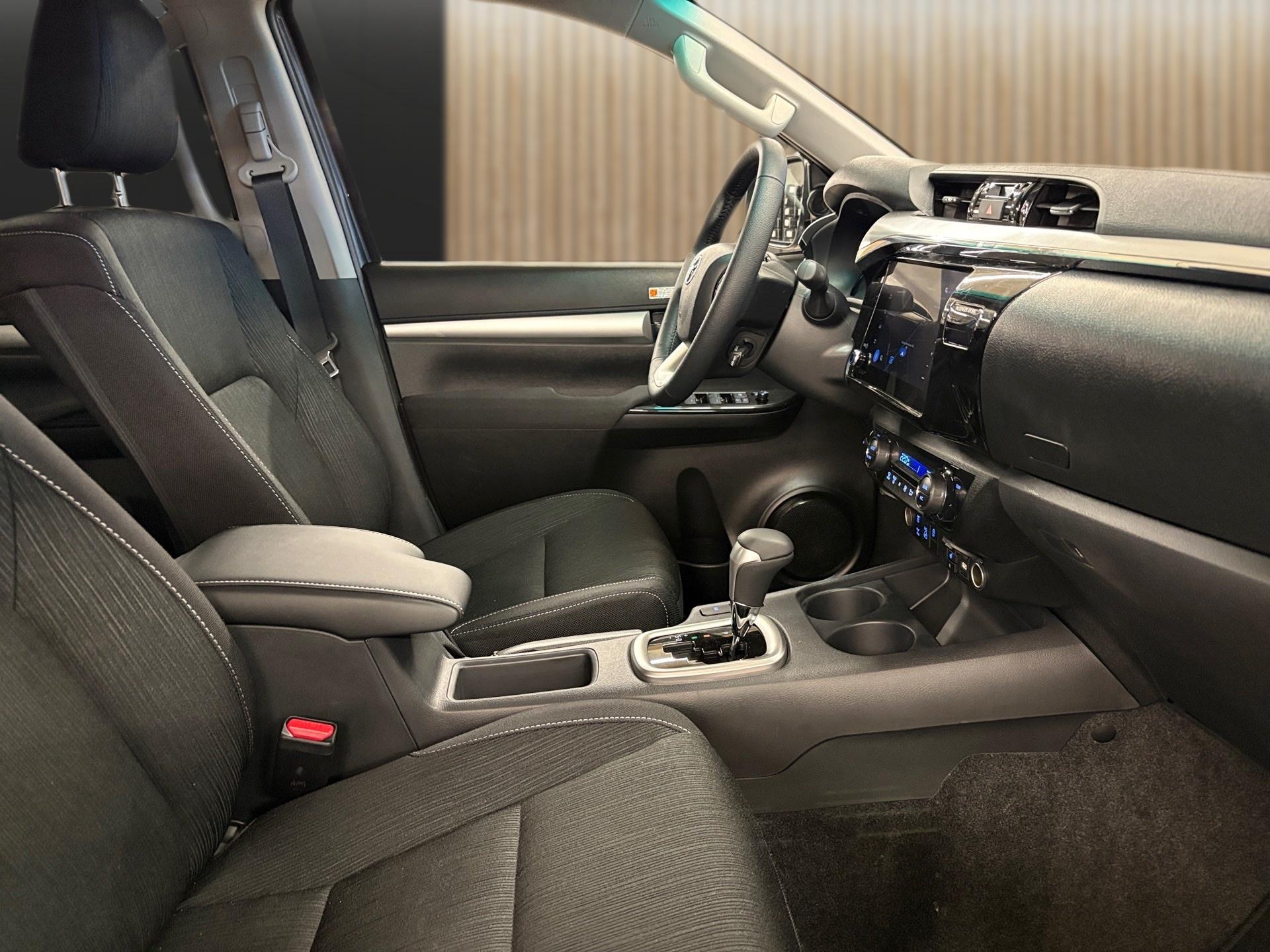 TOYOTA Hilux Double Cab.-Pick-up 2.4 D-4D 150 Style-image-15