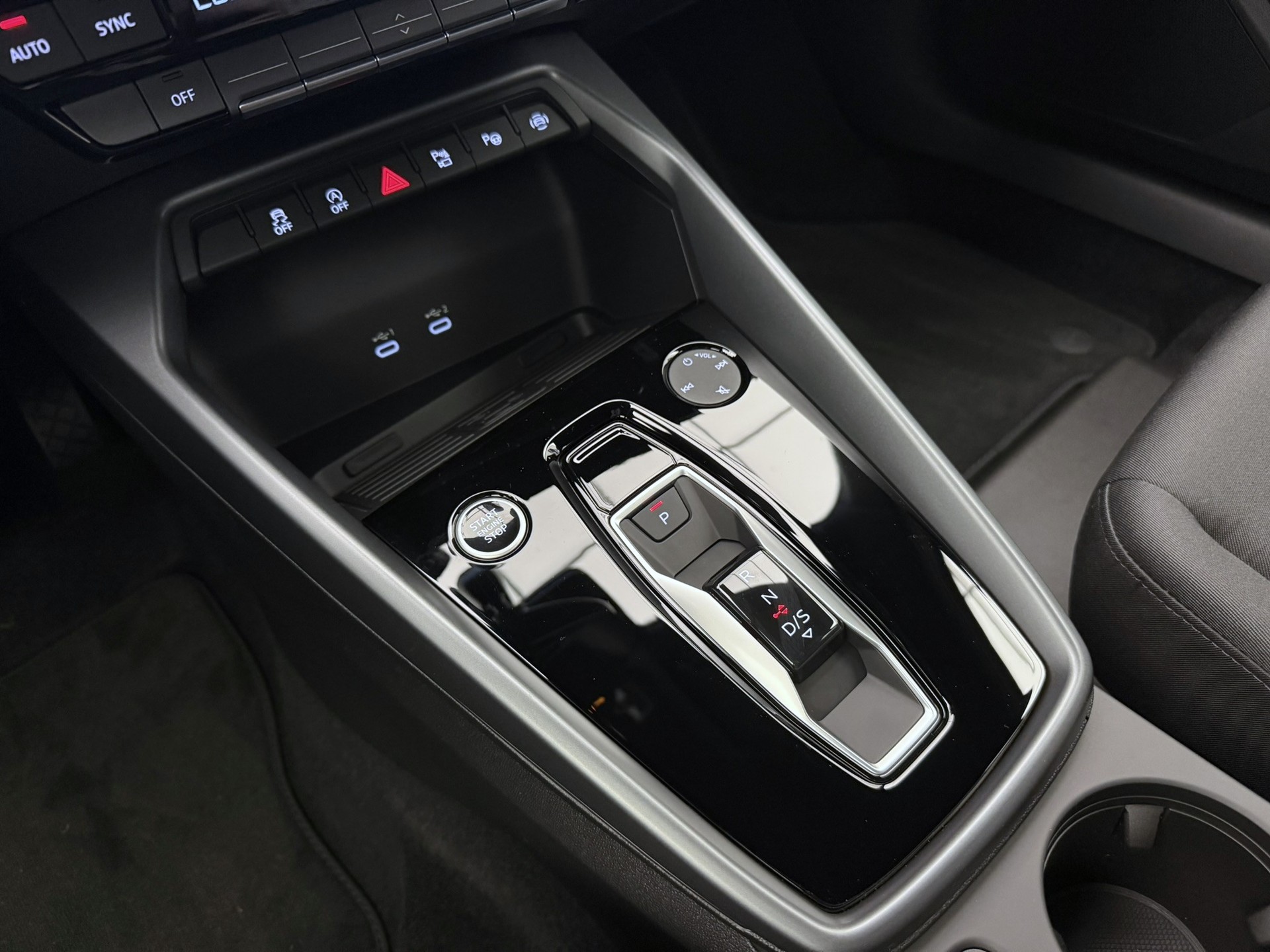 AUDI A3 Sportback TFSI 110 kW Attraction S tronic-image-11