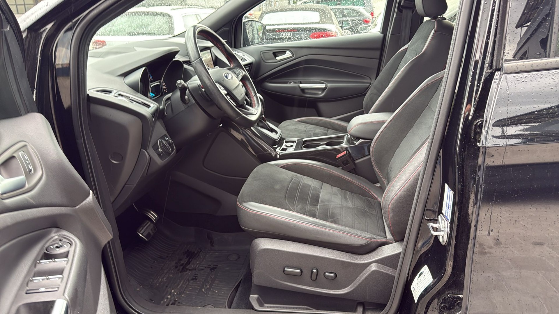 FORD Kuga 2.0 TDCi ST Line High 4WD PowerShift-image-28