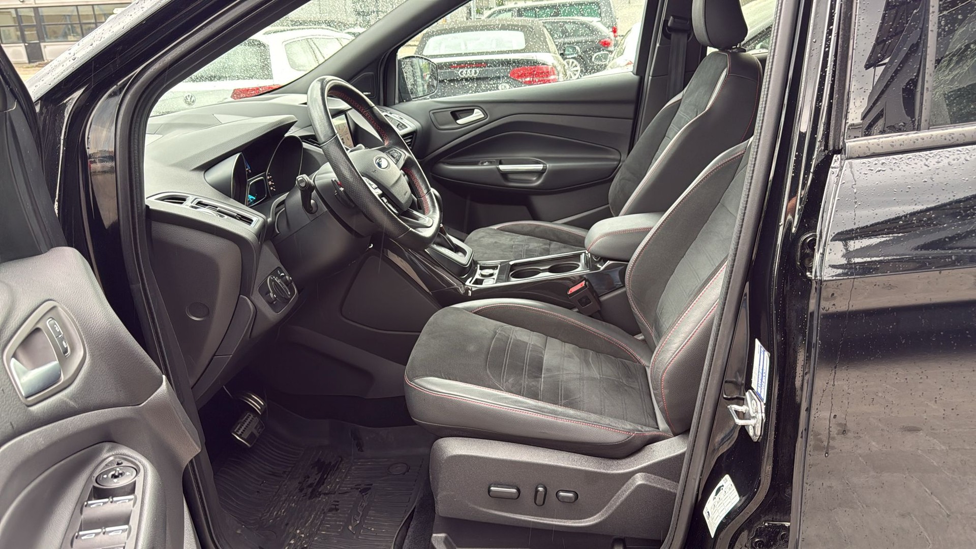 FORD Kuga 2.0 TDCi ST Line High 4WD PowerShift-image-27