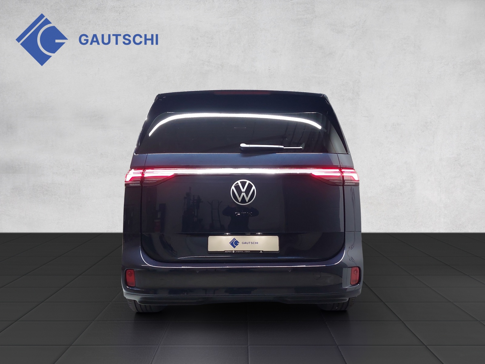 VW ID.Buzz LWB GTX 4 Motion-image-3
