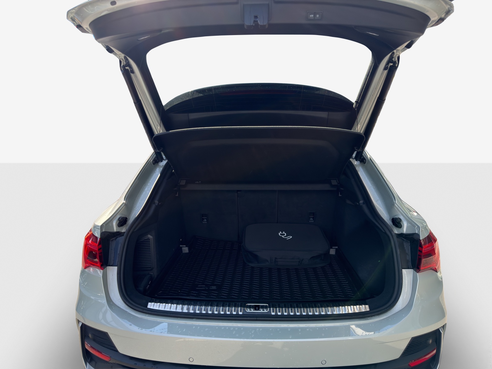 AUDI Q3 Sportback 45 TFSI e S line S-tronic-image-13