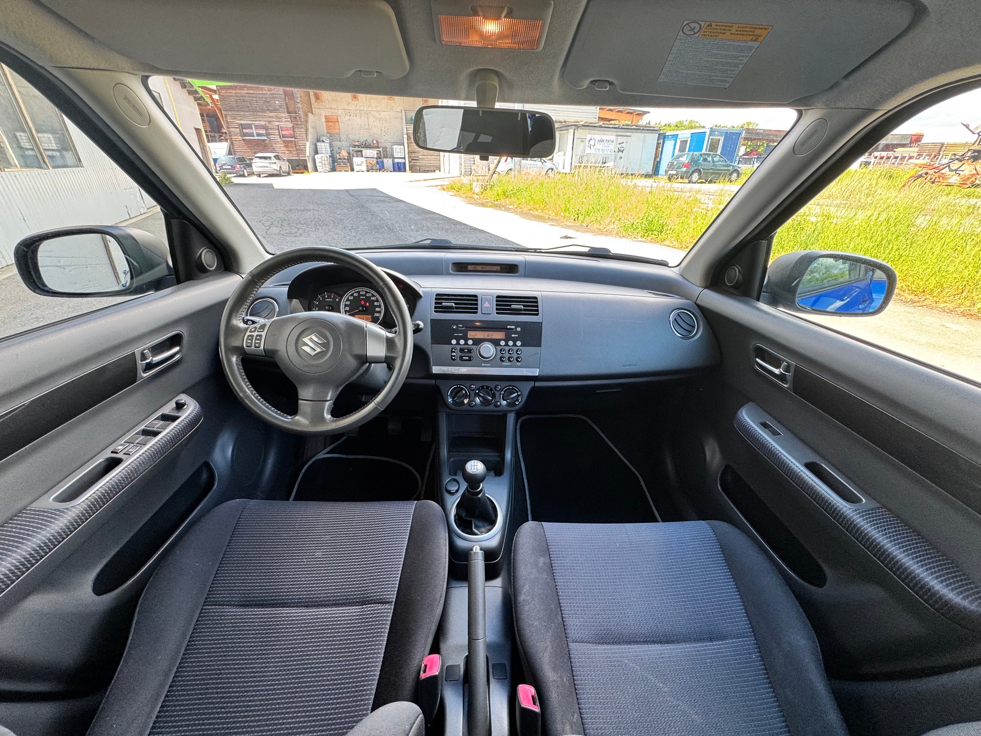 SUZUKI Swift 1.3i 16V GL Top Piz Sulai LE 4x4-image-10
