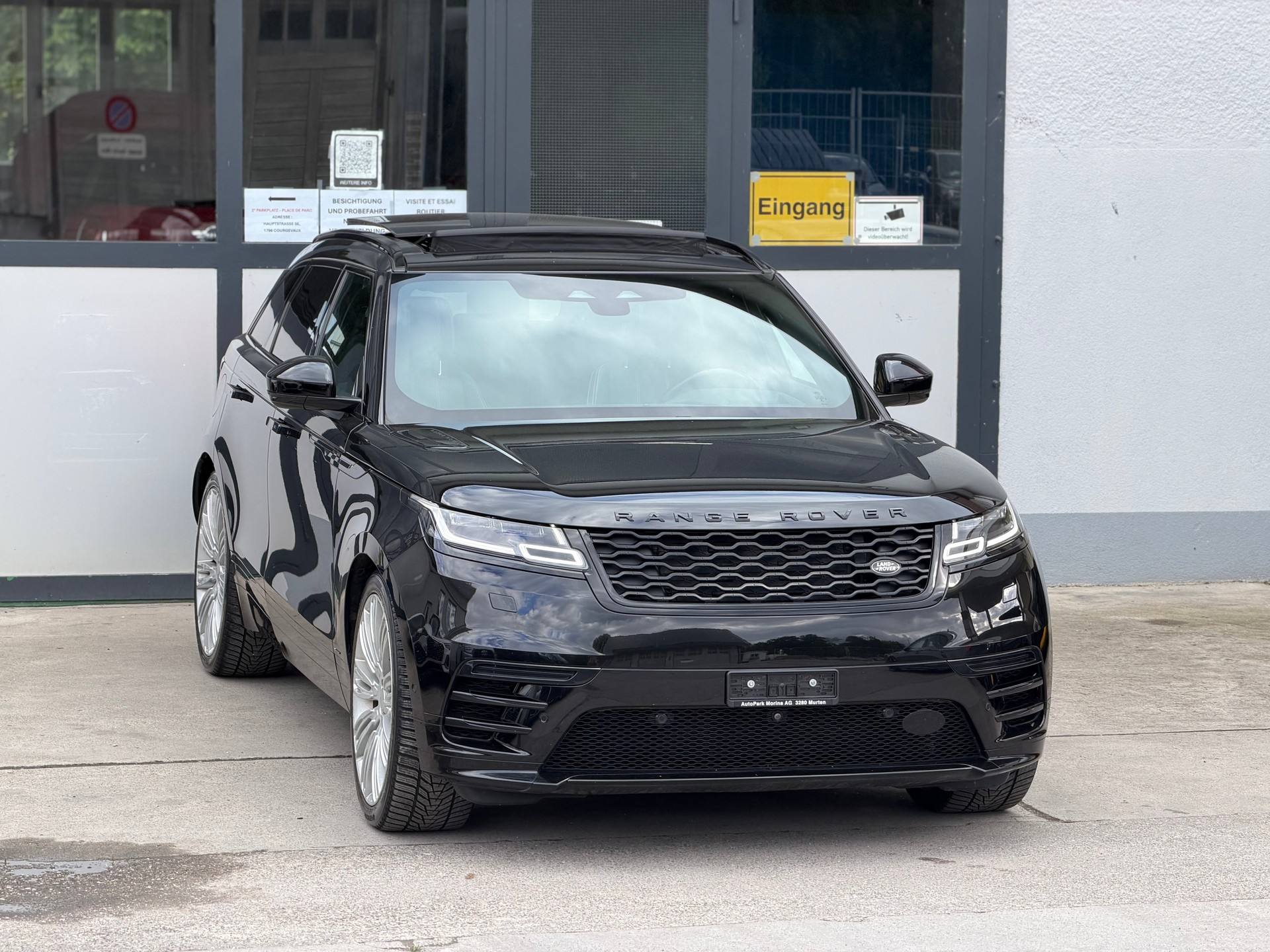 LAND ROVER Range Rover Velar R-Dynamic D 300 I6 MHEV SE Automatic-image-3