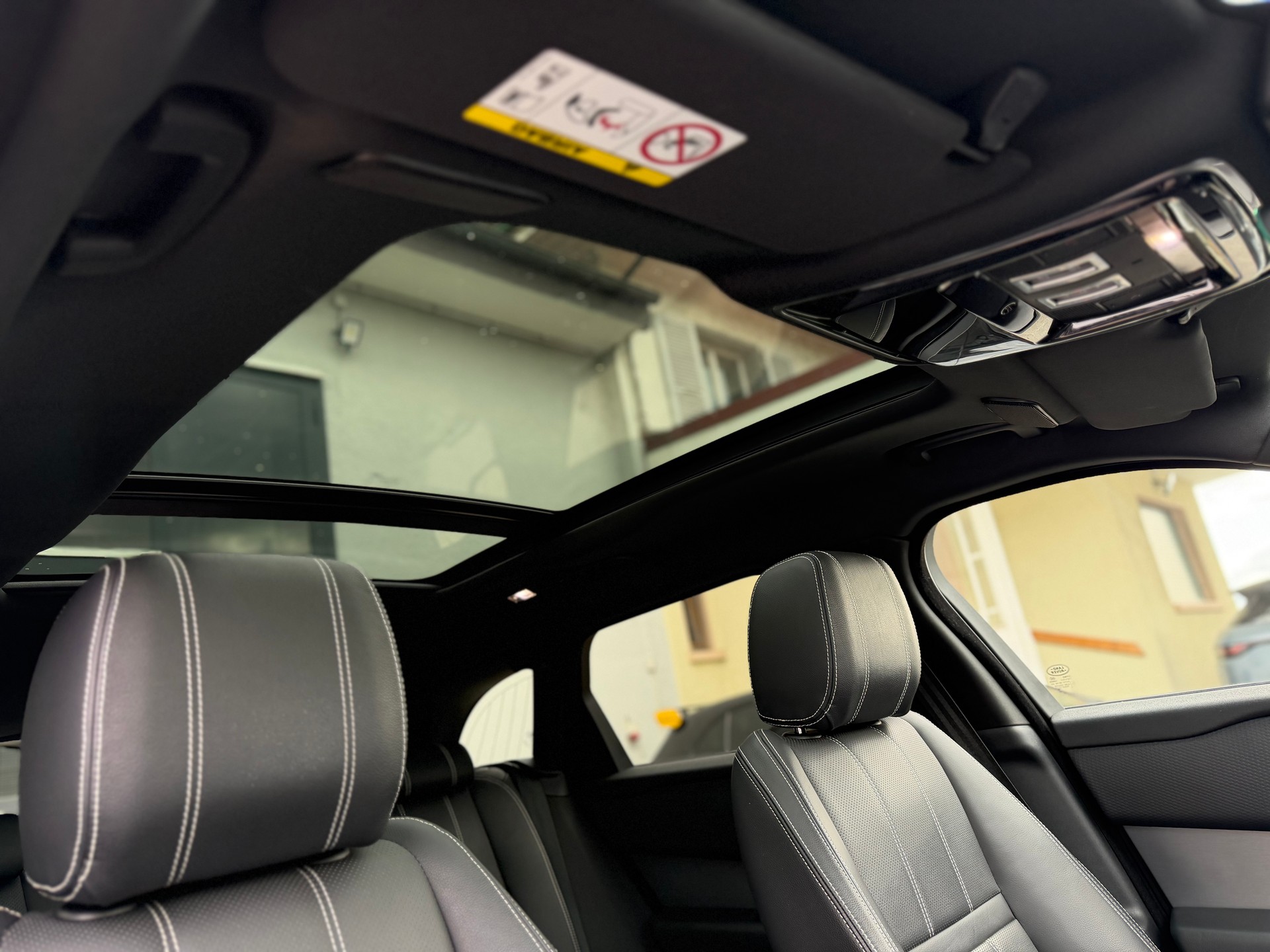 LAND ROVER Range Rover Velar R-Dynamic D 300 I6 MHEV SE Automatic-image-19