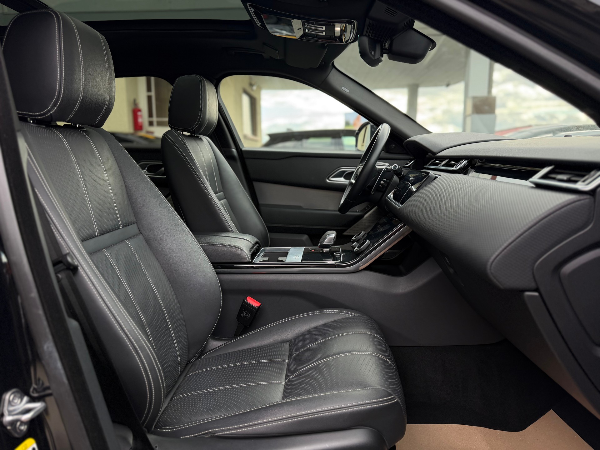 LAND ROVER Range Rover Velar R-Dynamic D 300 I6 MHEV SE Automatic-image-13