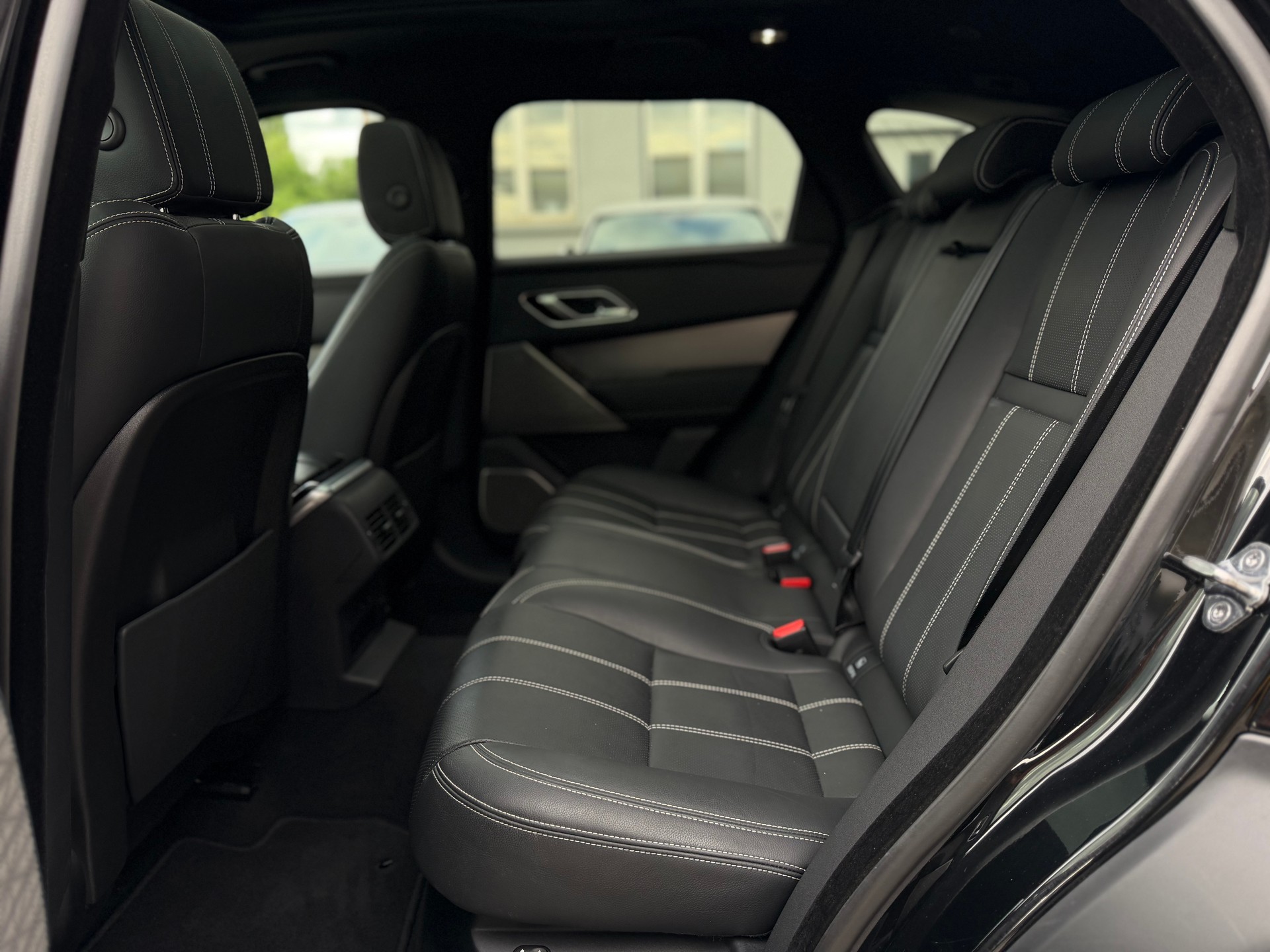LAND ROVER Range Rover Velar R-Dynamic D 300 I6 MHEV SE Automatic-image-10