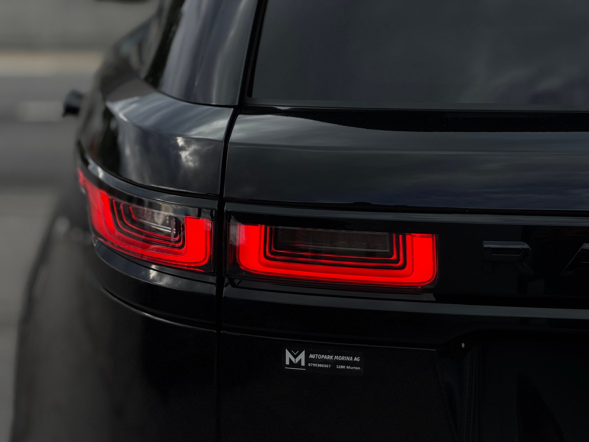 LAND ROVER Range Rover Velar R-Dynamic D 300 I6 MHEV SE Automatic-image-8