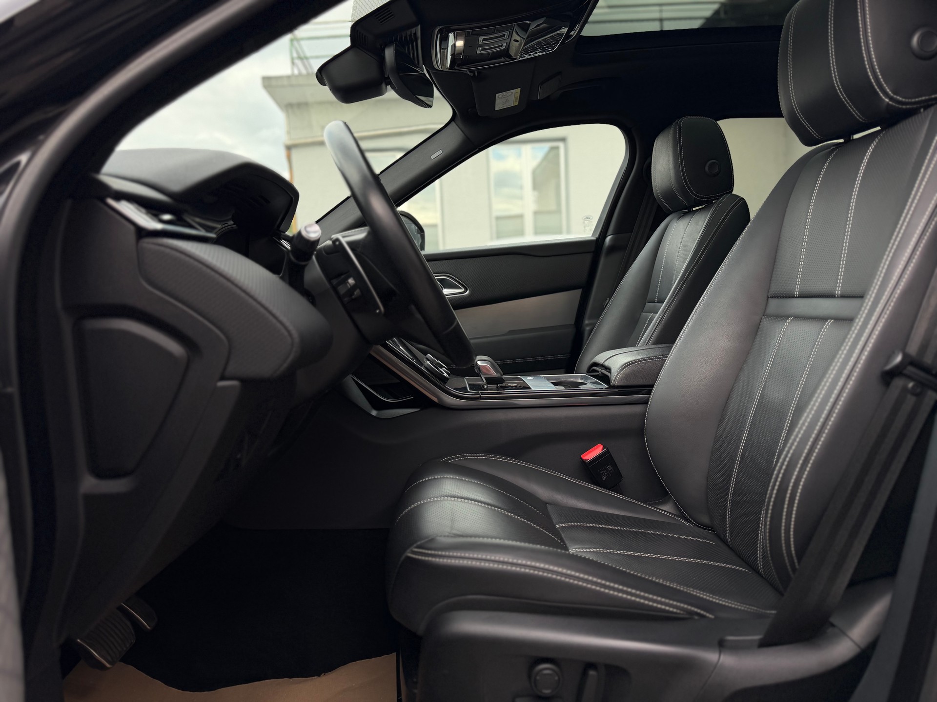 LAND ROVER Range Rover Velar R-Dynamic D 300 I6 MHEV SE Automatic-image-9