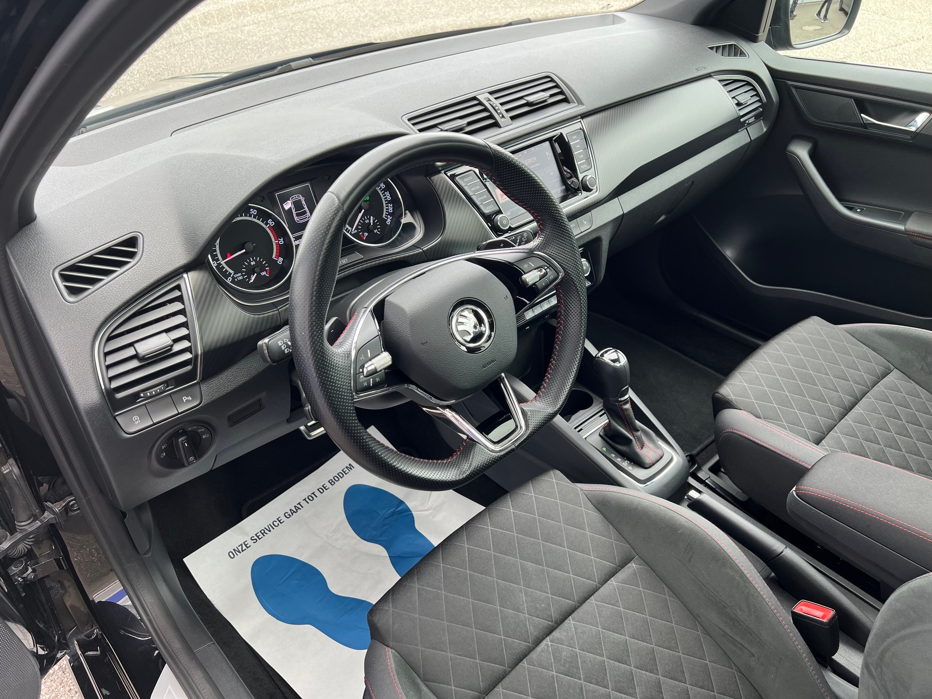 SKODA Fabia 1.0 TSI Monte Carlo DSG-image-9