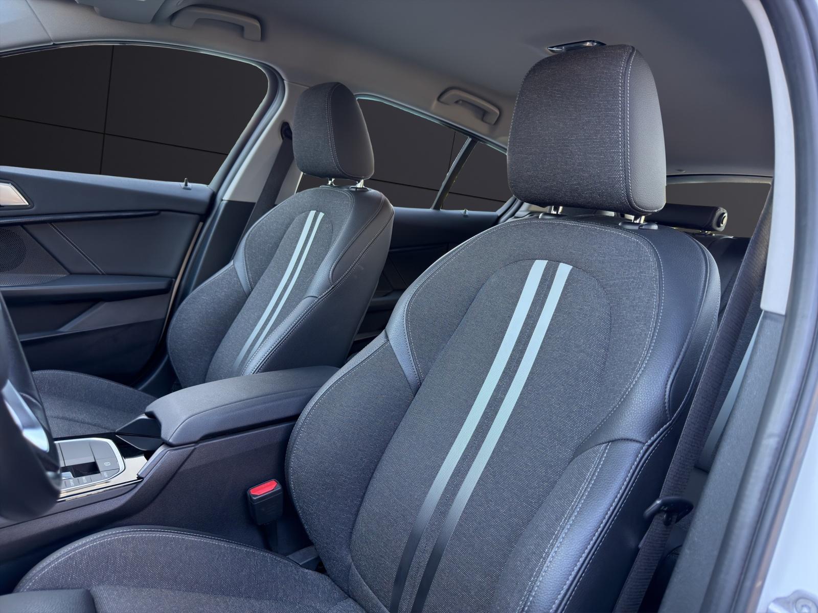 BMW 120d xDrive-image-15