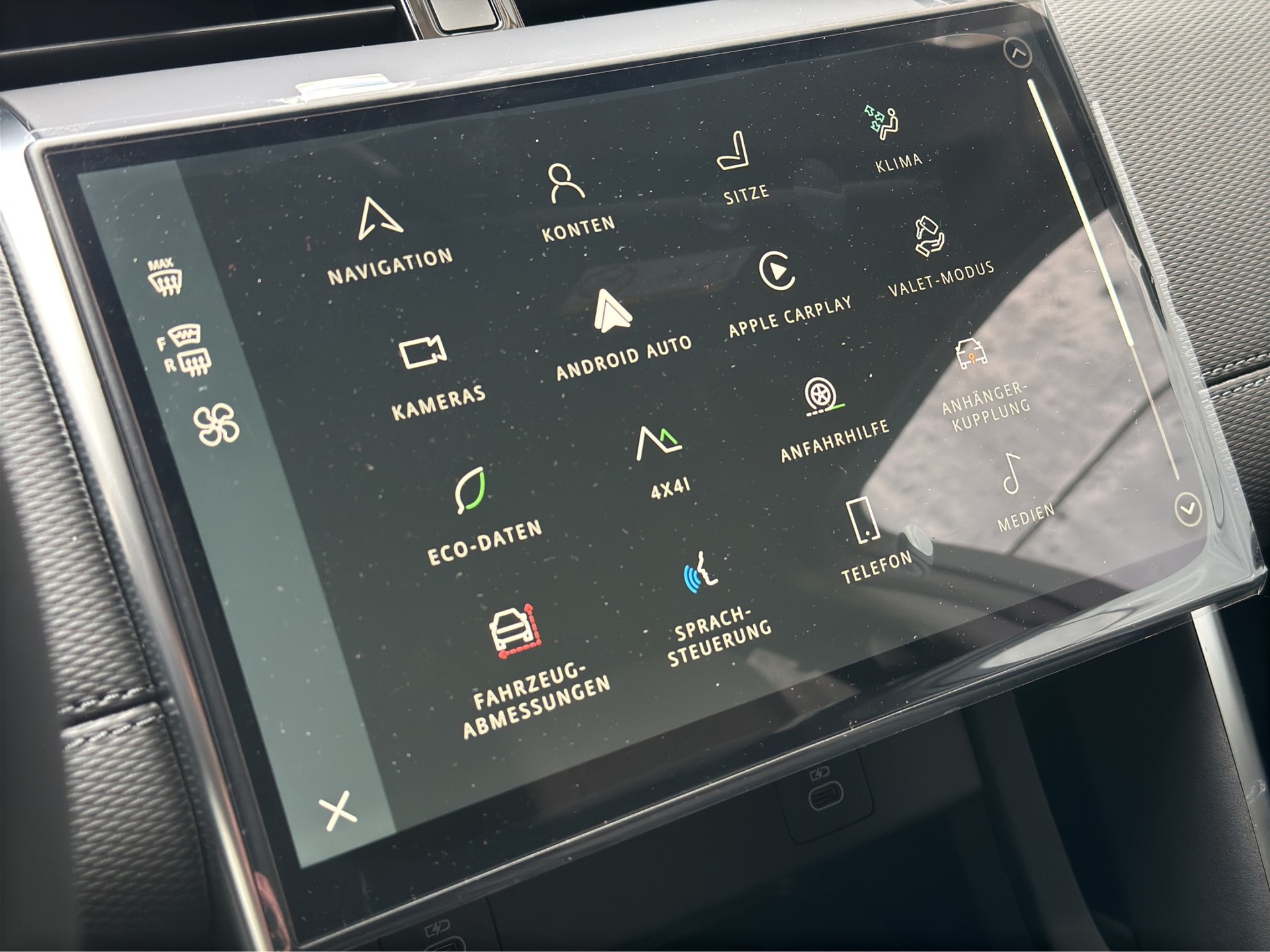 LAND ROVER Discovery Sport 1.5 T 270e Landmark-image-10