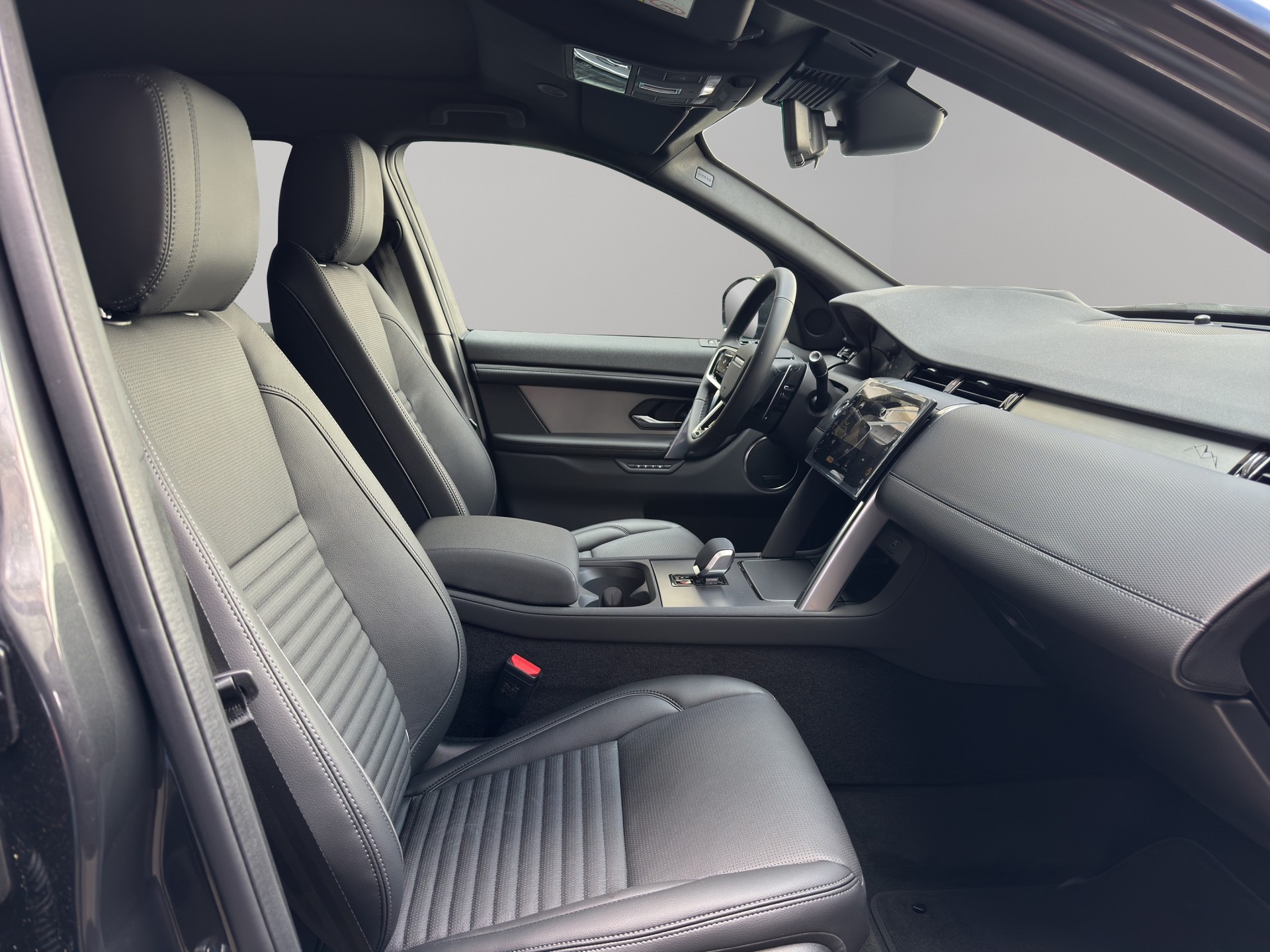 LAND ROVER Discovery Sport 1.5 T 270e Landmark-image-12
