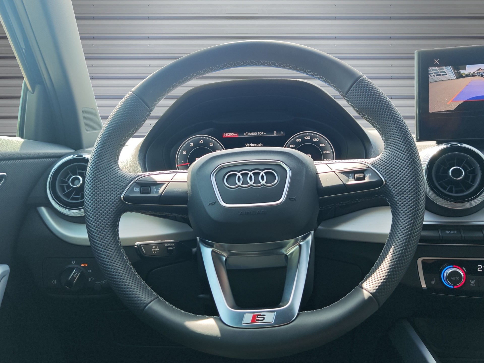 AUDI Q2 40 TFSI advanced Attraction quattro S-tronic-image-9