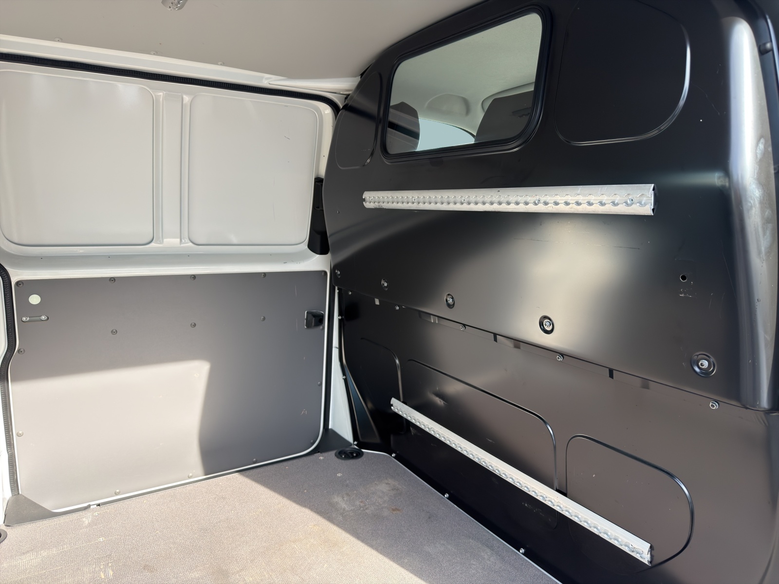VW T6.1 2.0 TDI-image-11