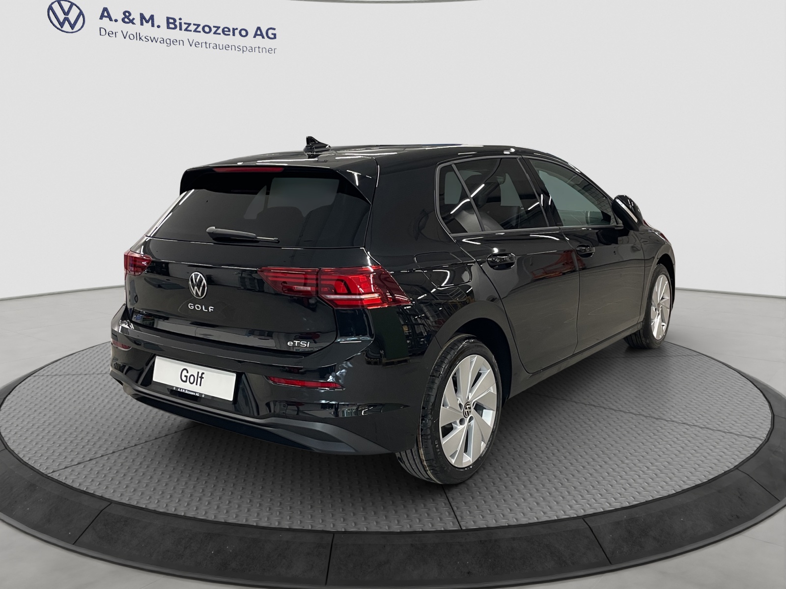 VW Golf 1.5 e TSI mHEV United DSG-image-4
