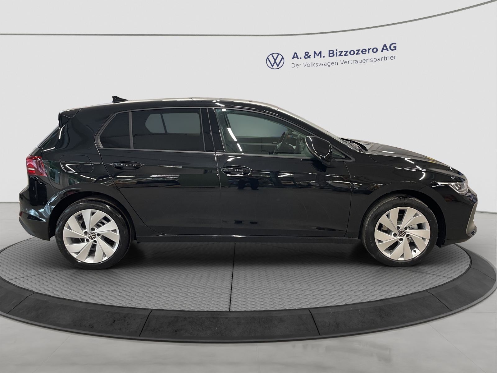VW Golf 1.5 e TSI mHEV United DSG-image-5