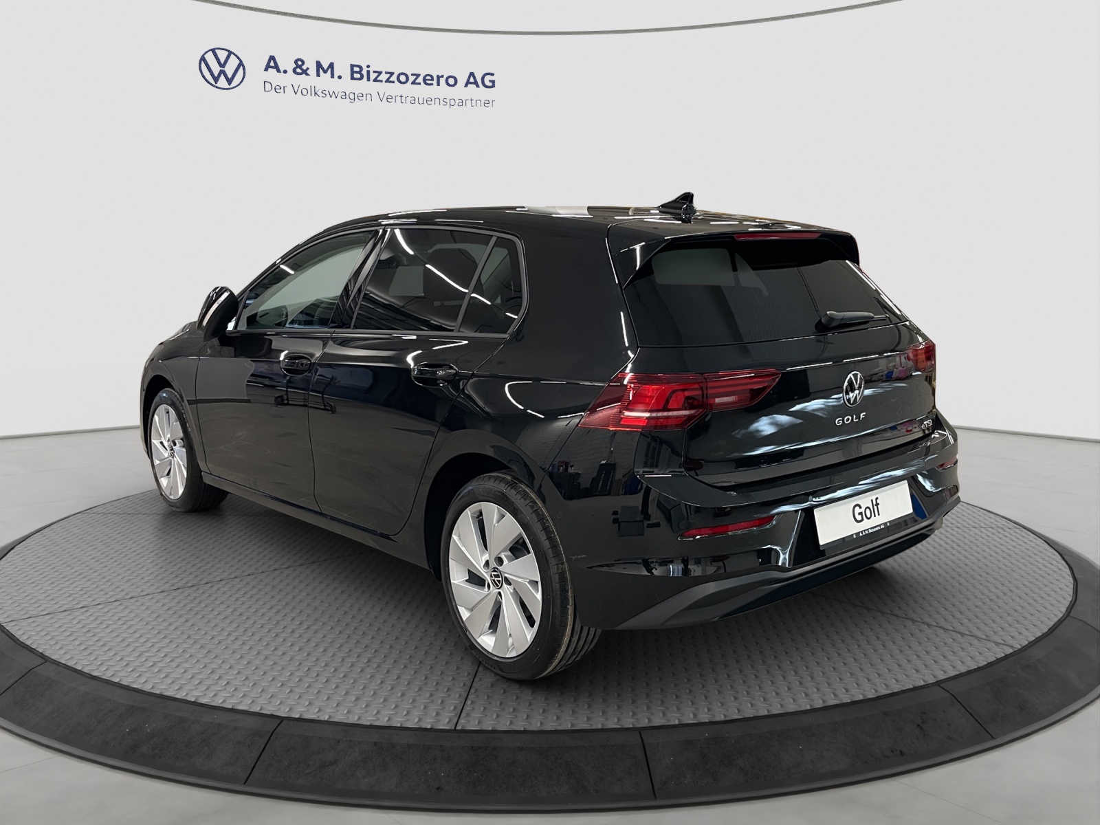 VW Golf 1.5 e TSI mHEV United DSG-showroom-element-2