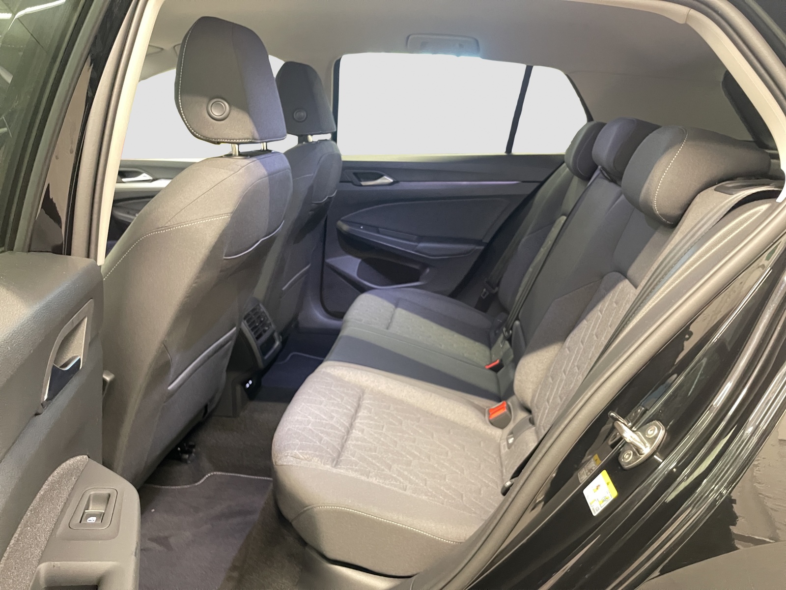 VW Golf 1.5 e TSI mHEV United DSG-image-12