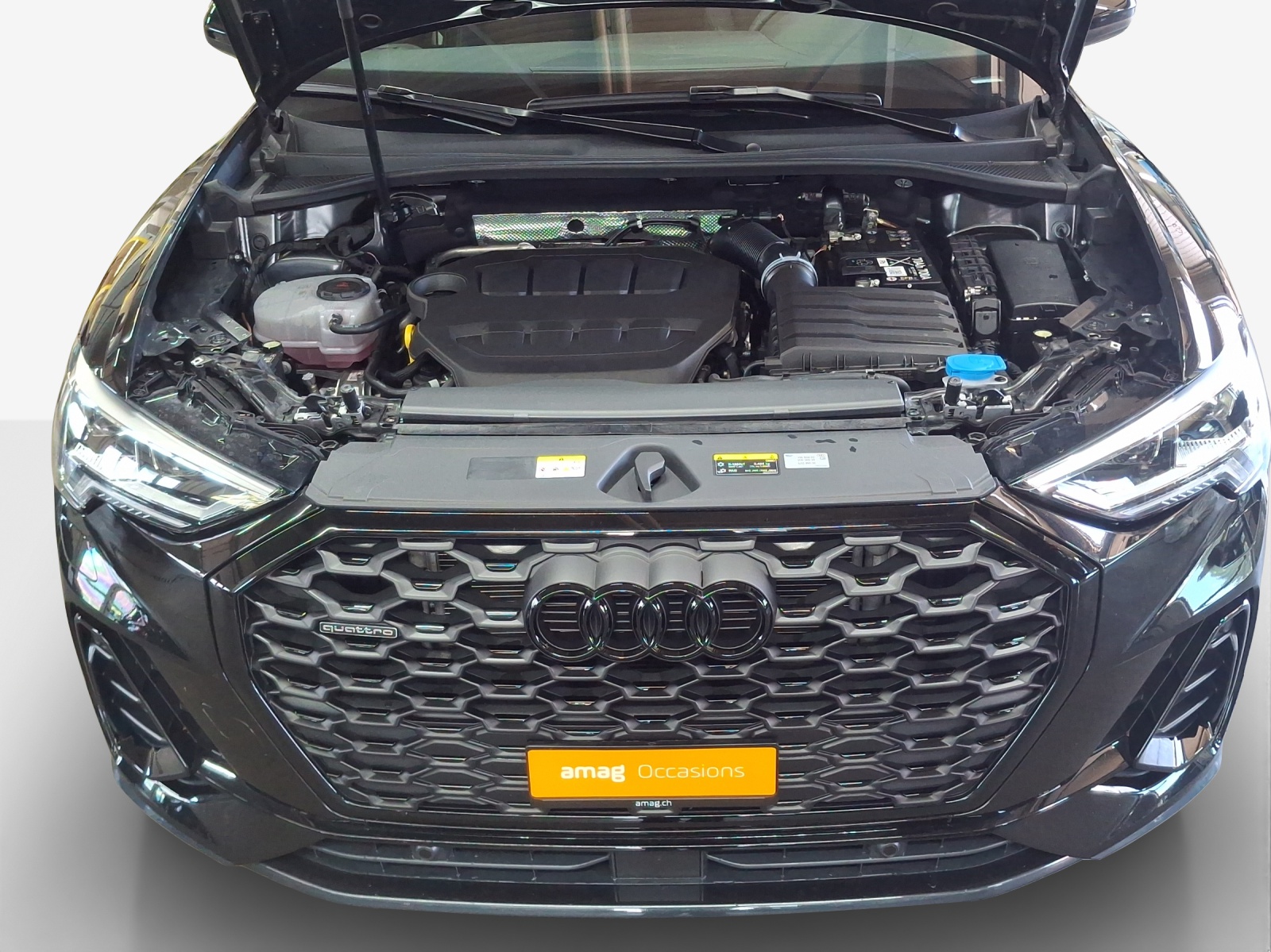 AUDI Q3 Sportback 40 TFSI S line quattro S-tronic-image-15