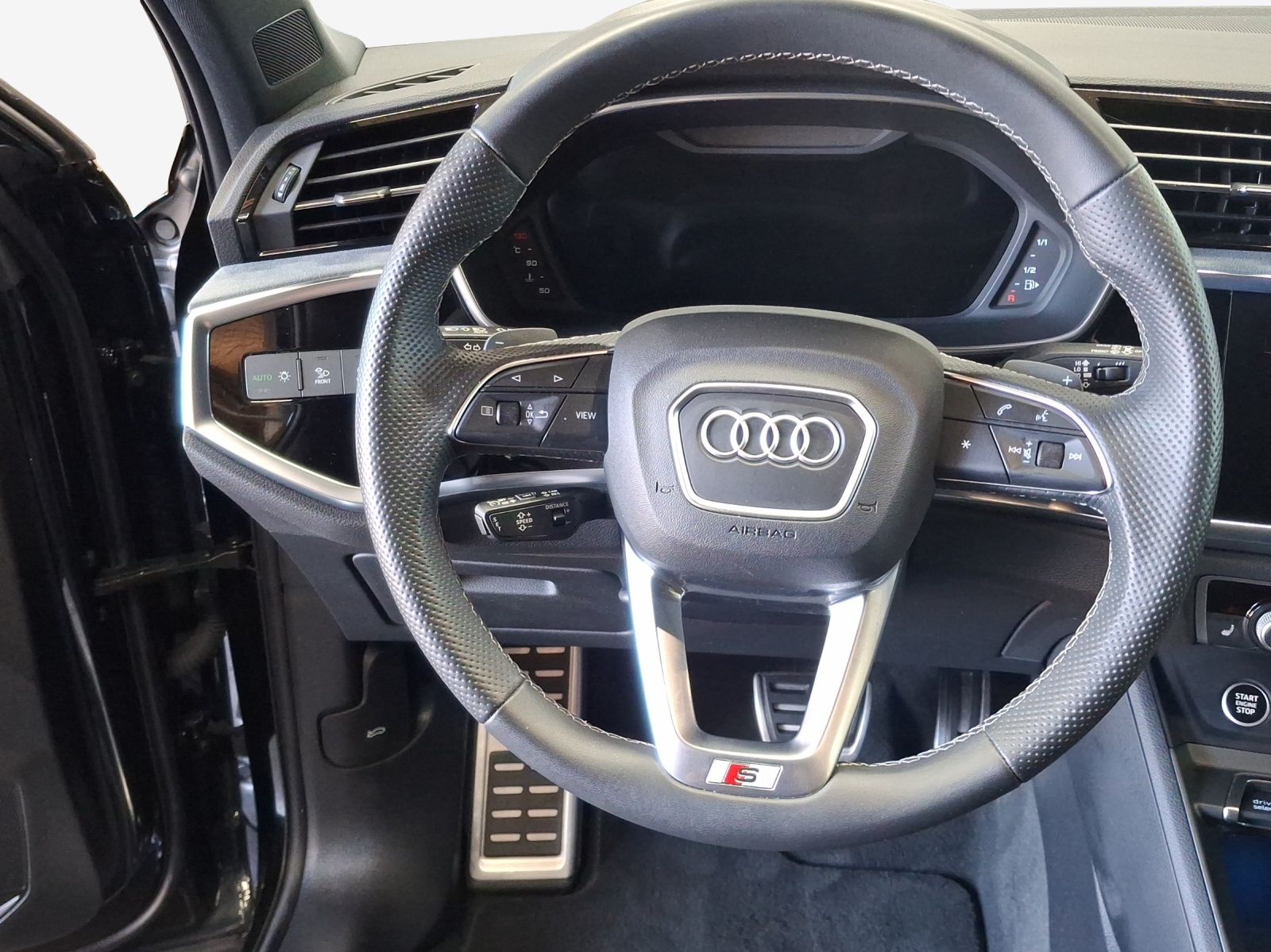 AUDI Q3 Sportback 40 TFSI S line quattro S-tronic-image-8
