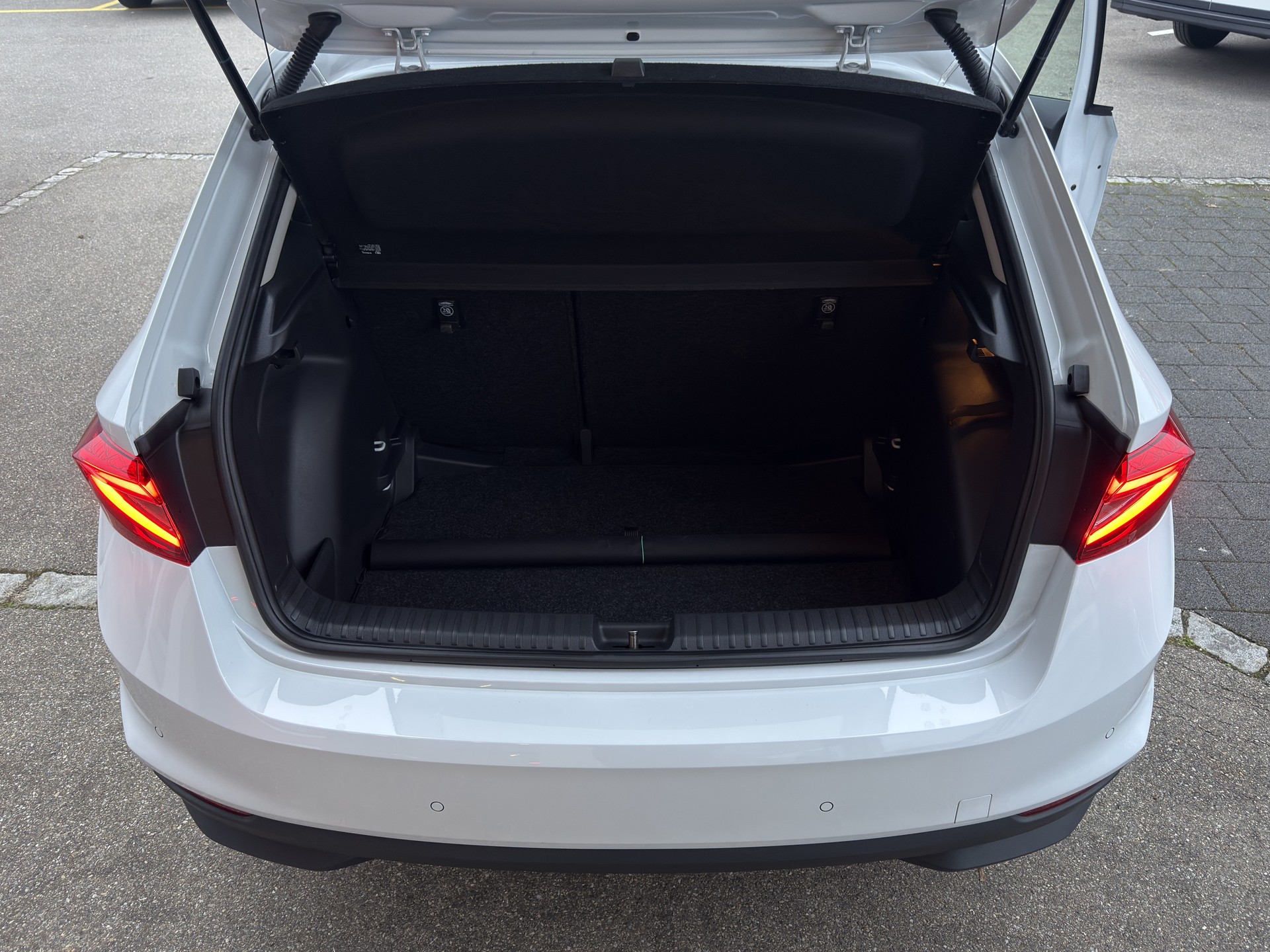 SKODA Fabia 1.0 TSI Selection DSG-image-14