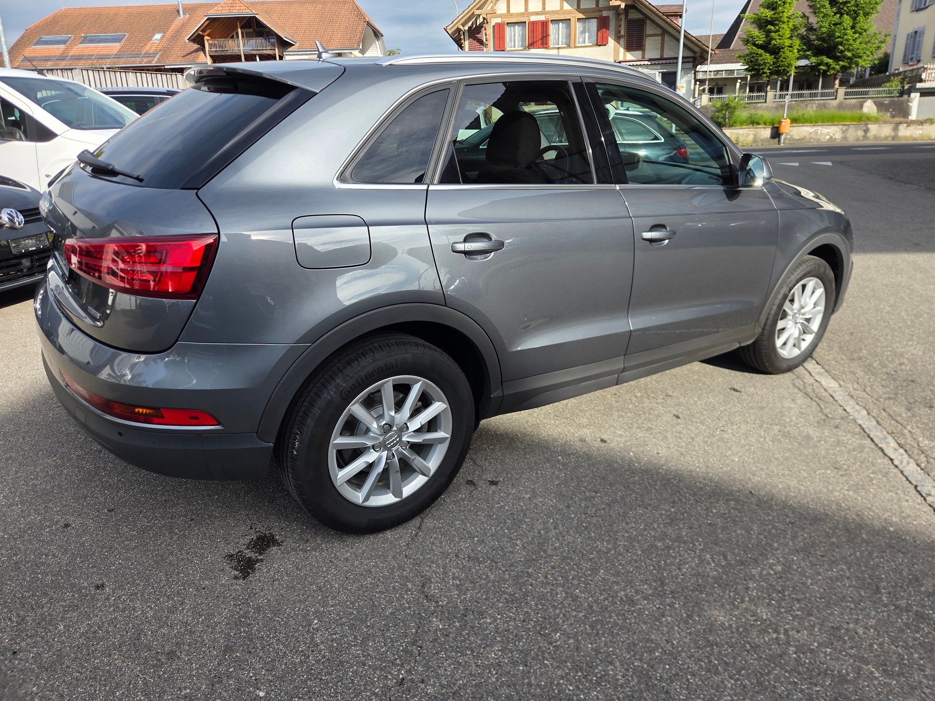 AUDI Q3 2.0 TFSI quattro S-tronic-image-8