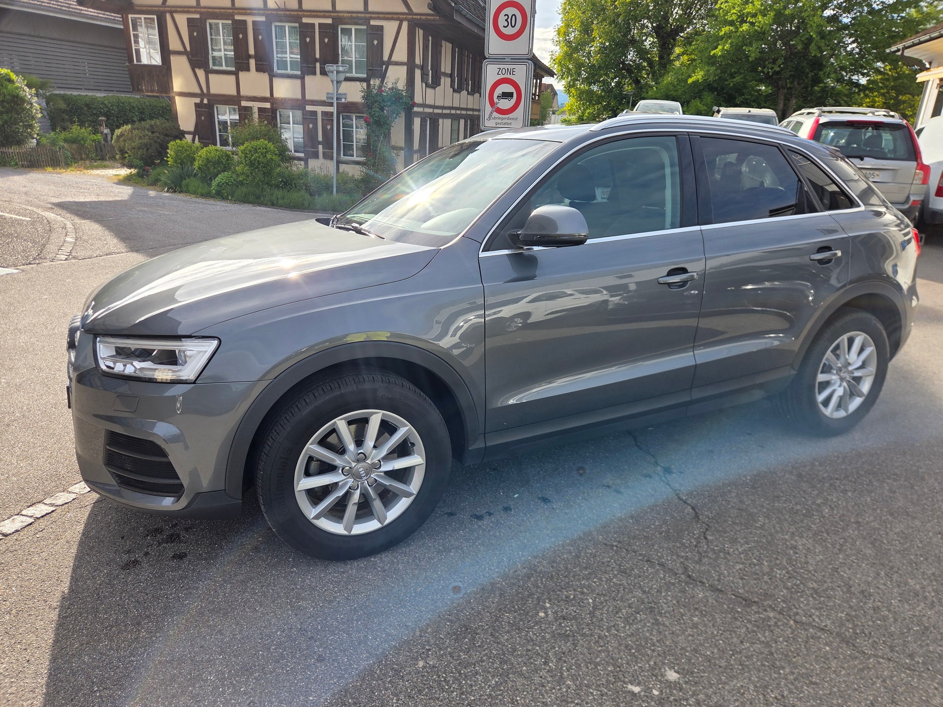 AUDI Q3 2.0 TFSI quattro S-tronic-image-4
