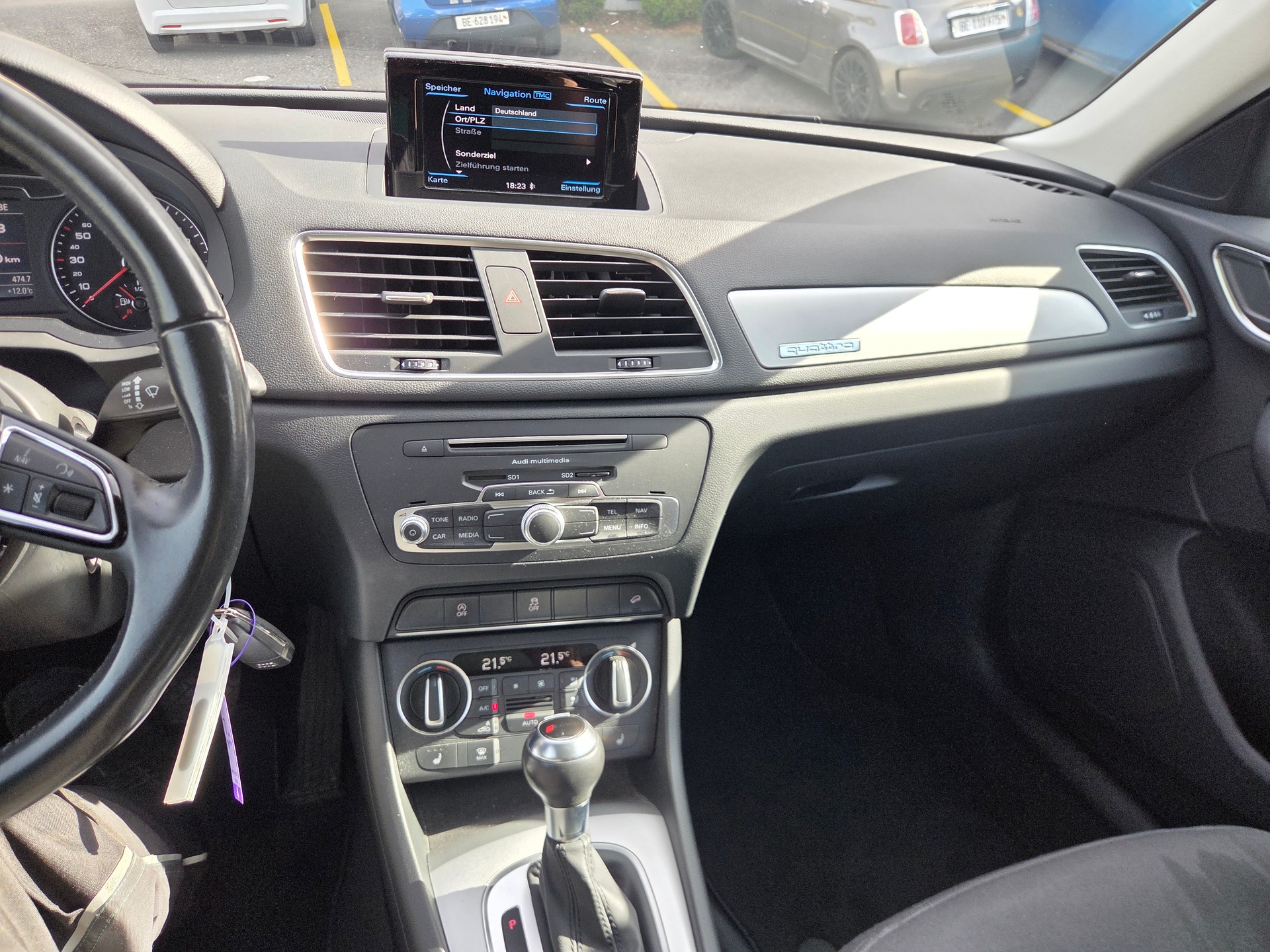 AUDI Q3 2.0 TFSI quattro S-tronic-image-12