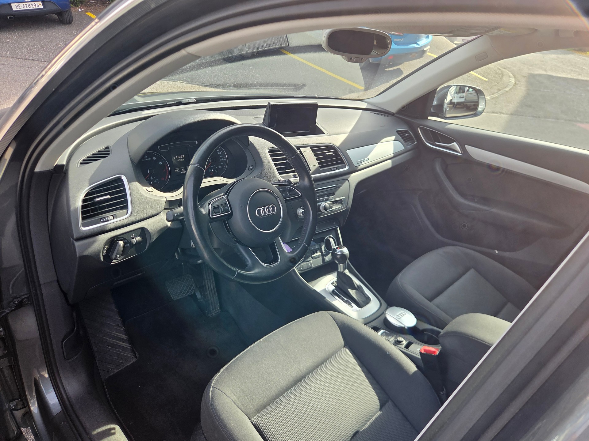 AUDI Q3 2.0 TFSI quattro S-tronic-image-10