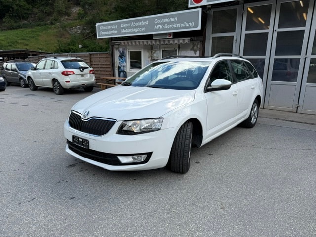 SKODA Octavia Combi 1.8 TSI Elegance DSG-image-2
