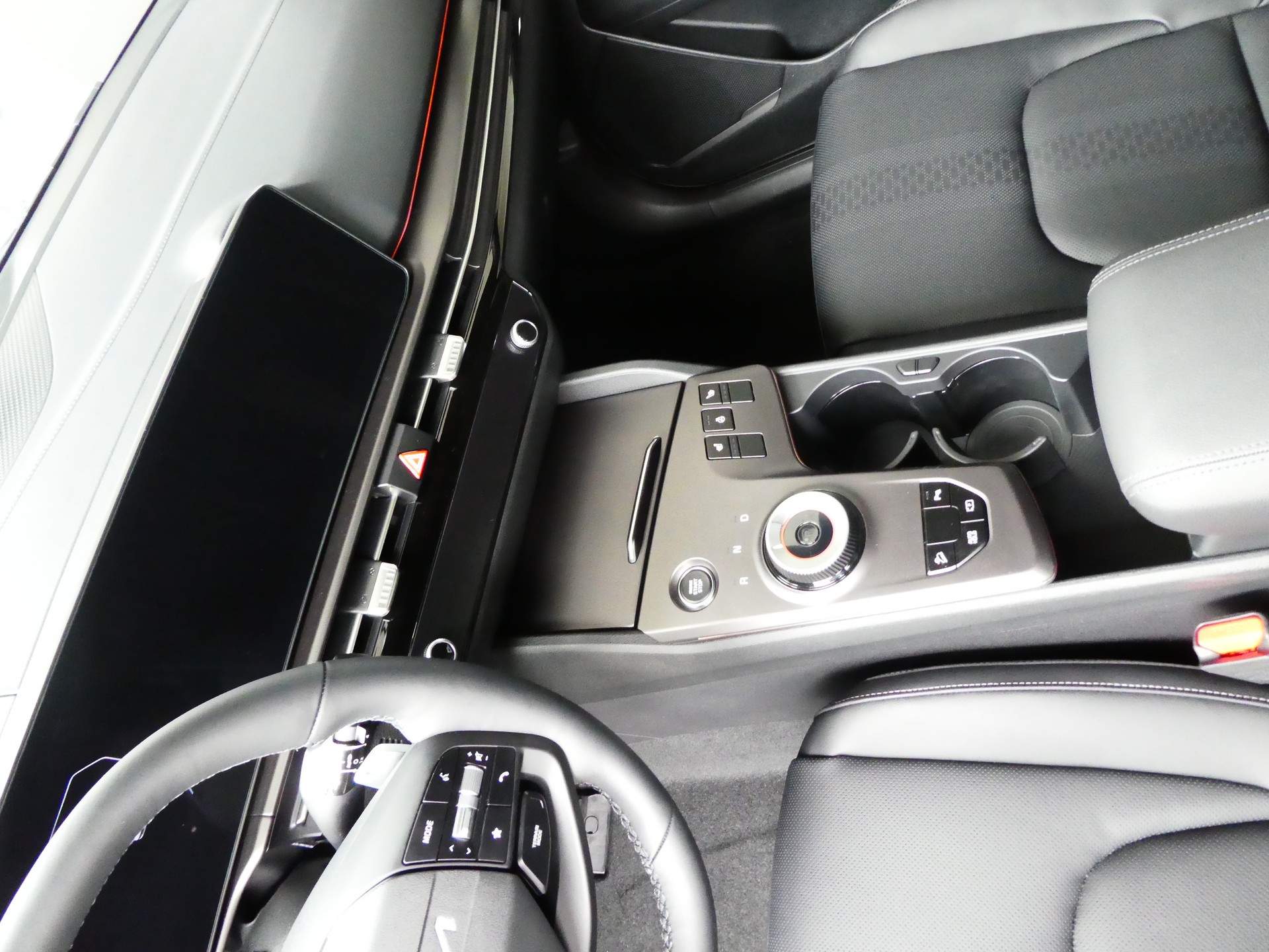 KIA Sportage 1.6T-GDi HEV Black Edition 4x4 A-image-11