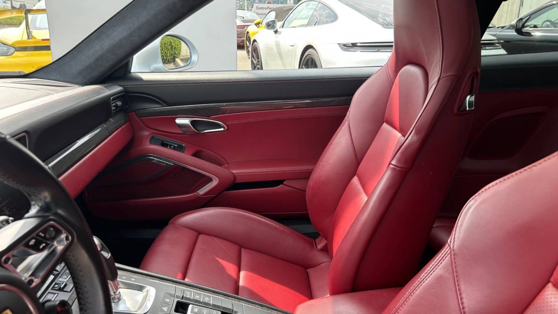 PORSCHE 911 Turbo S-image-4