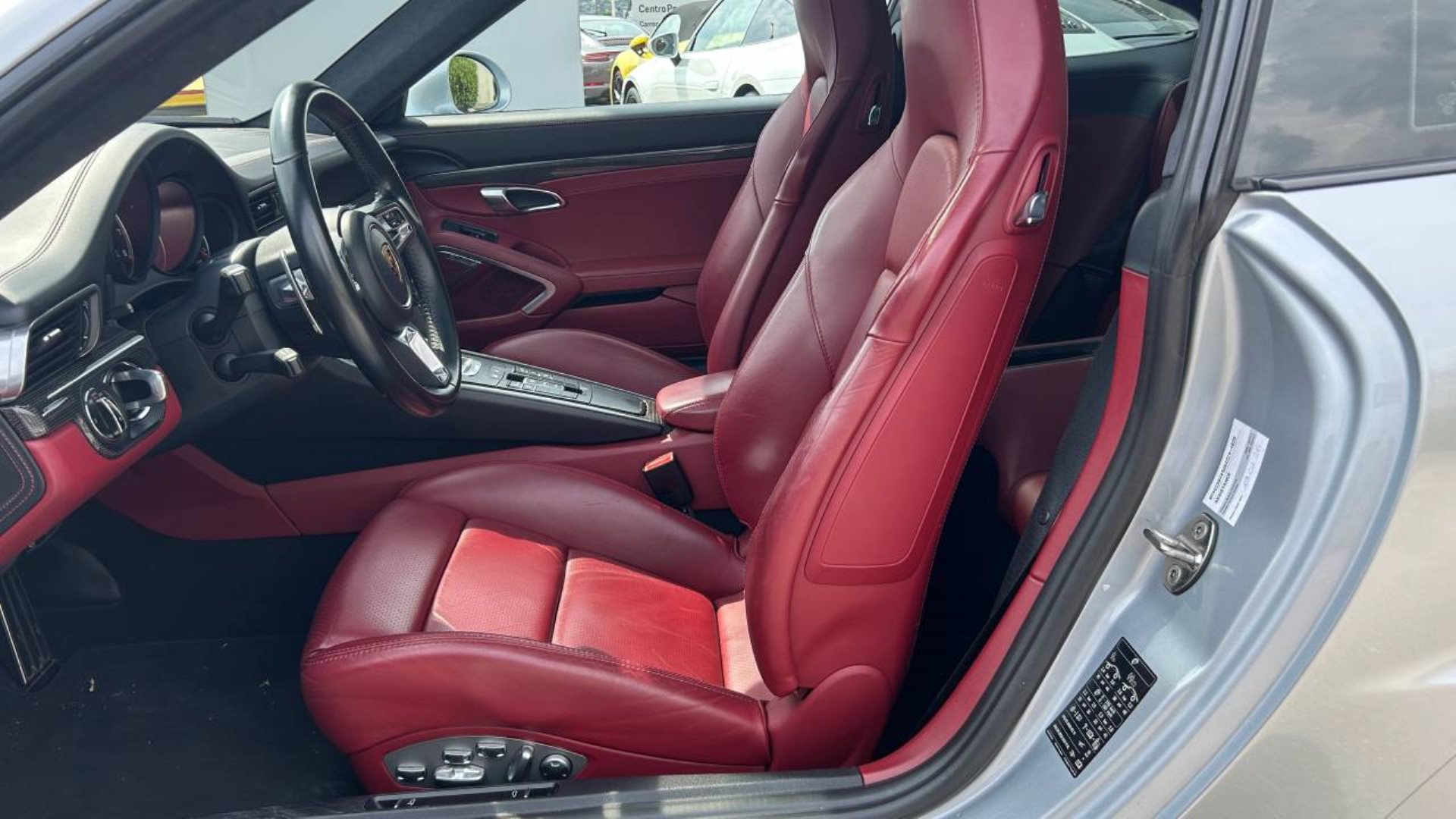 PORSCHE 911 Turbo S-image-3