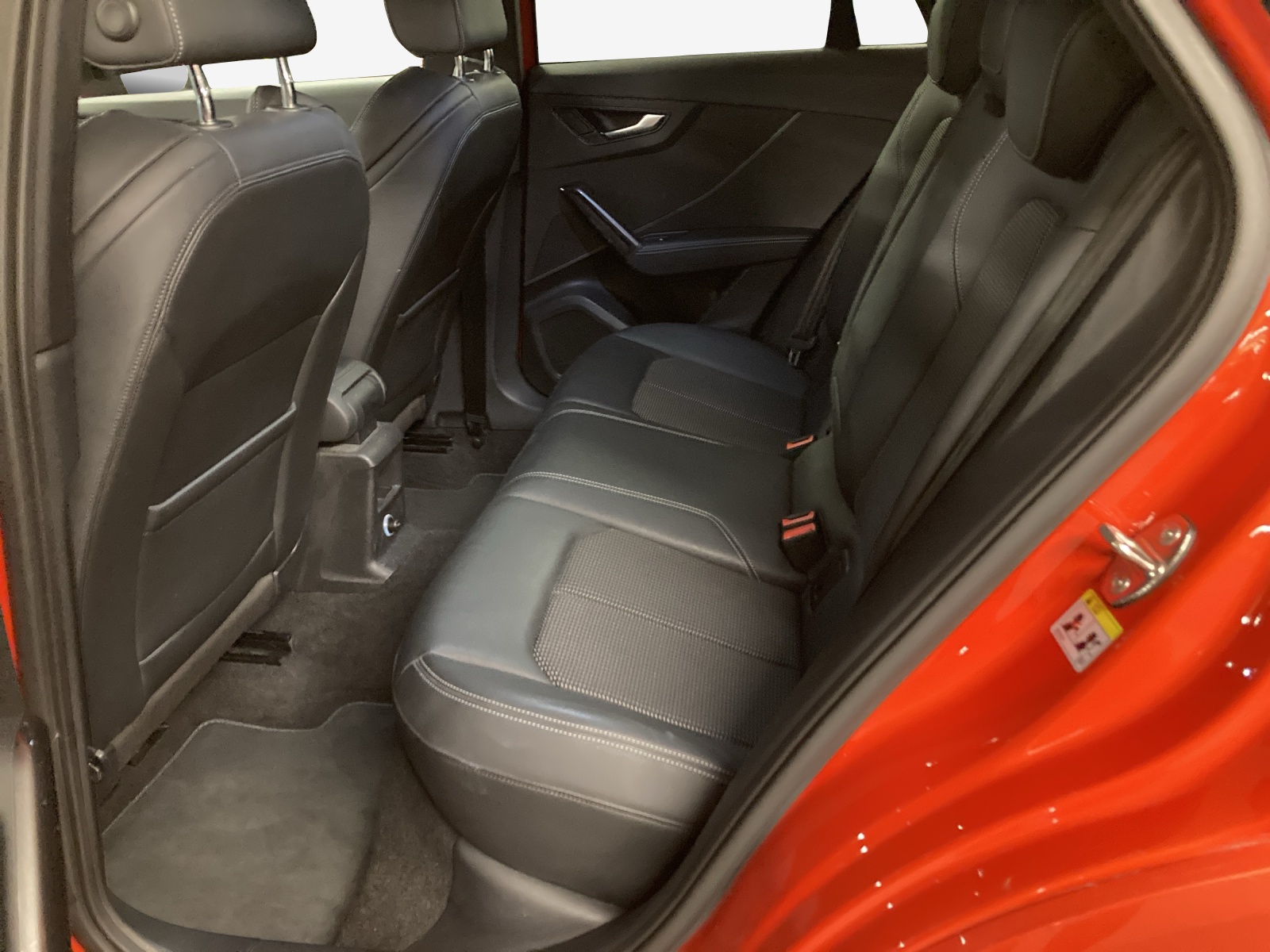 AUDI Q2 2.0 TFSI sport quattro S-tronic-image-11