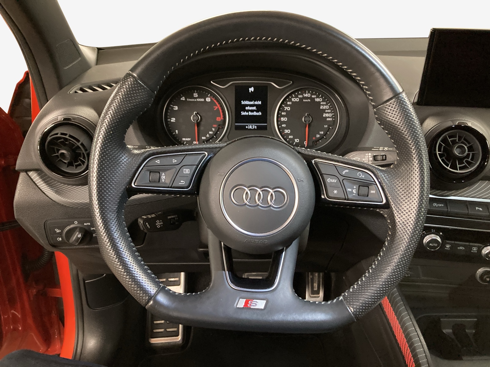AUDI Q2 2.0 TFSI sport quattro S-tronic-image-9