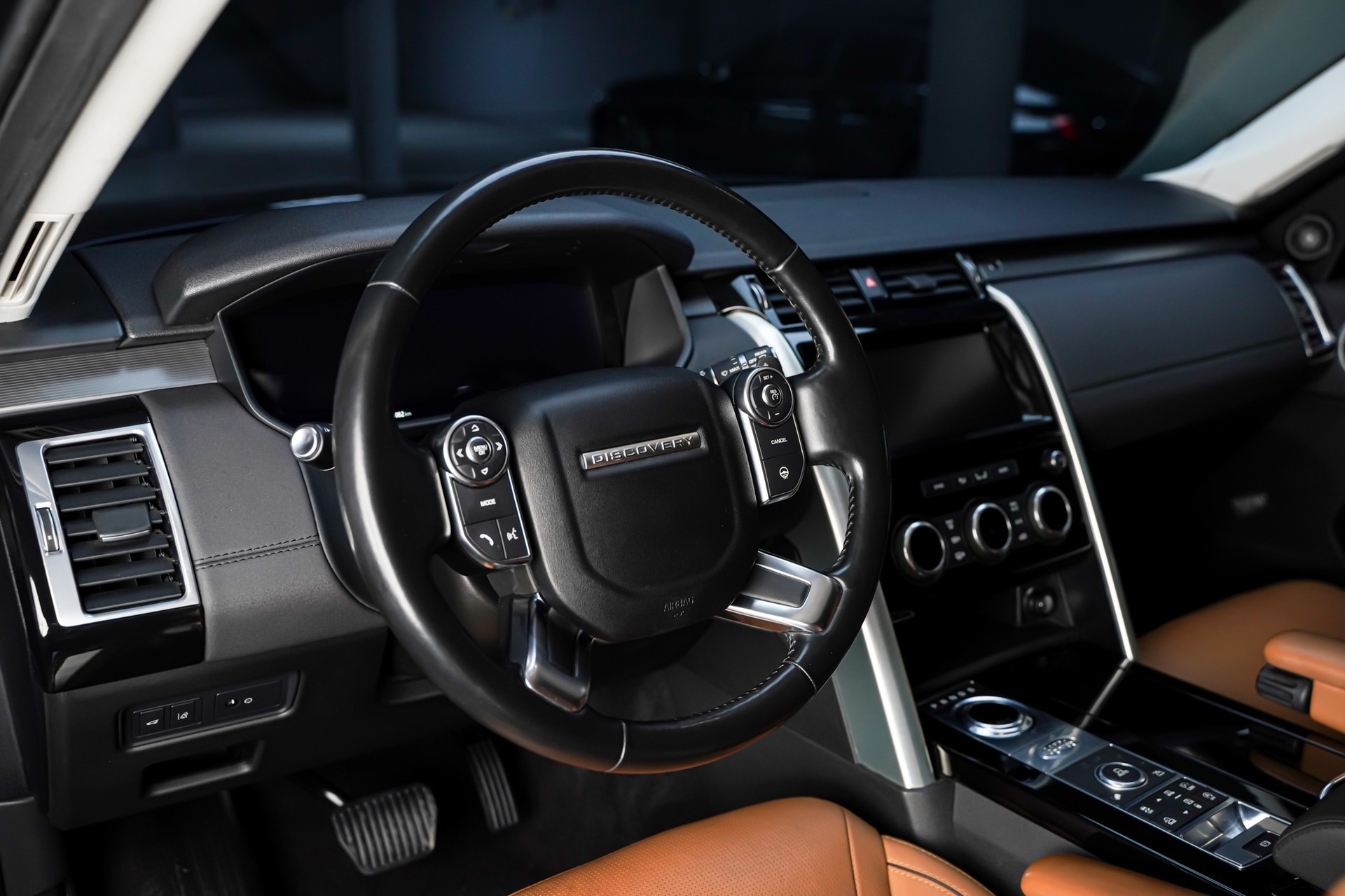 LAND ROVER Discovery 2.0 SD4 HSE Automatic-image-9