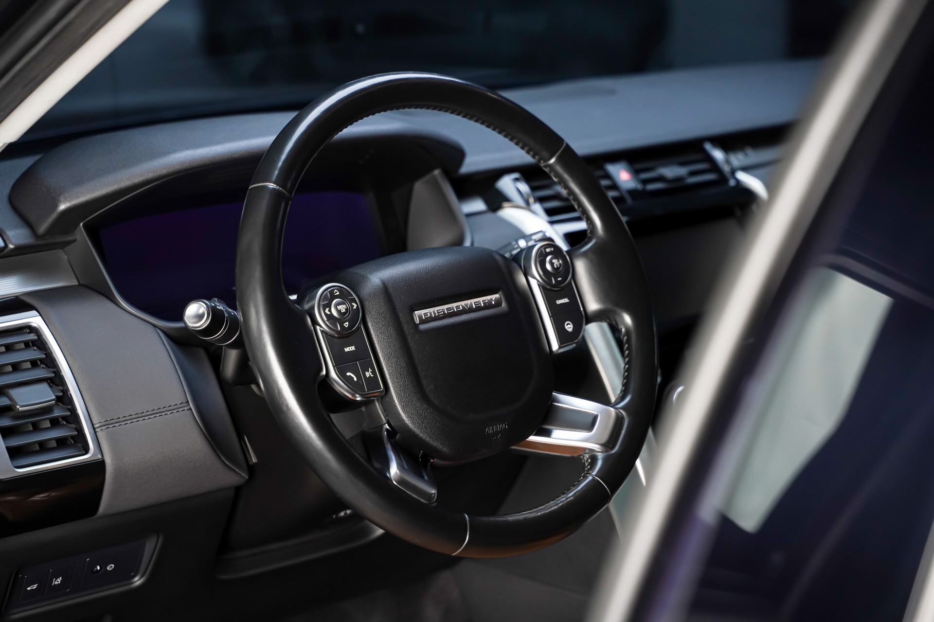 LAND ROVER Discovery 2.0 SD4 HSE Automatic-image-8