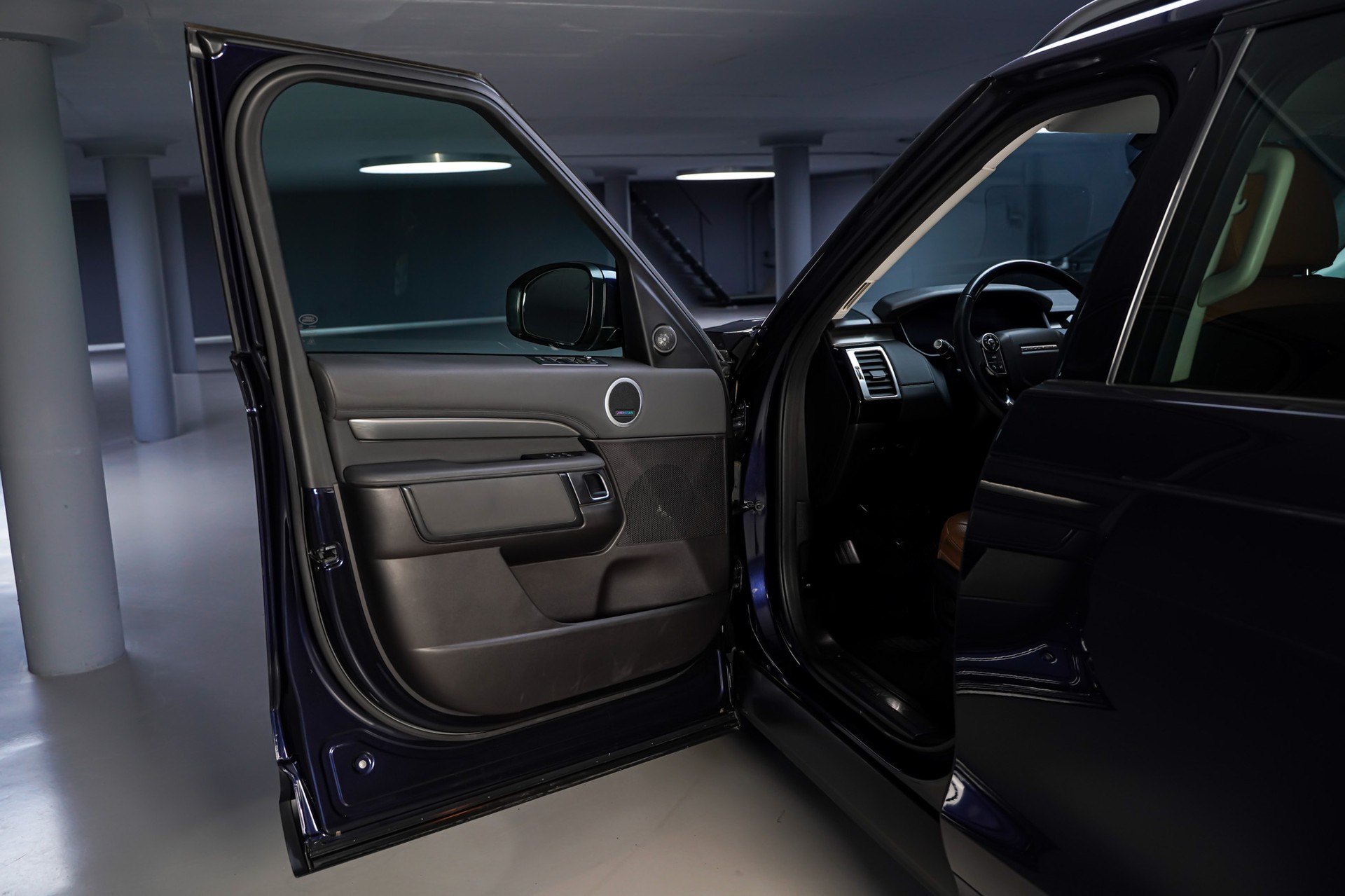 LAND ROVER Discovery 2.0 SD4 HSE Automatic-image-7