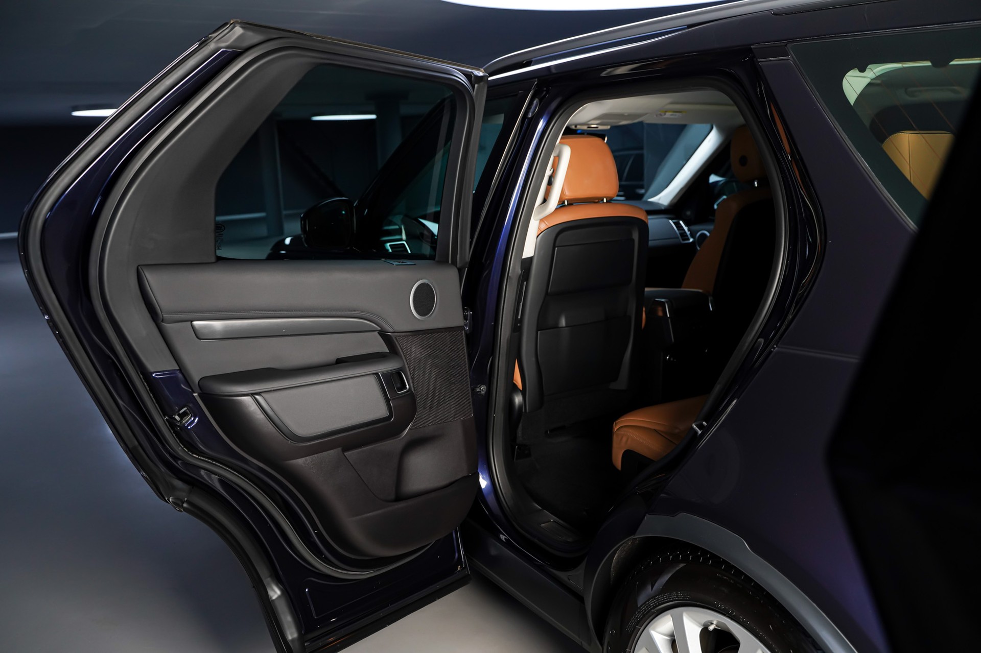 LAND ROVER Discovery 2.0 SD4 HSE Automatic-image-12