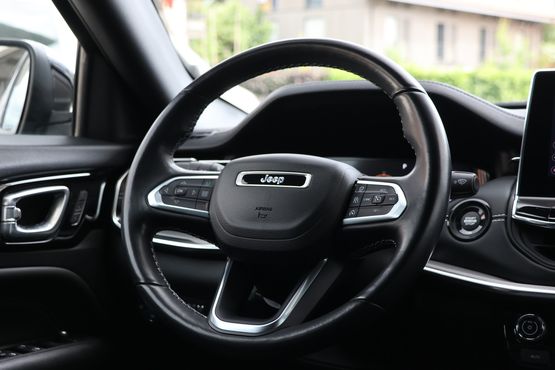 JEEP Compass 4x2 1.3 Turbo S DKG (CH)-image-14