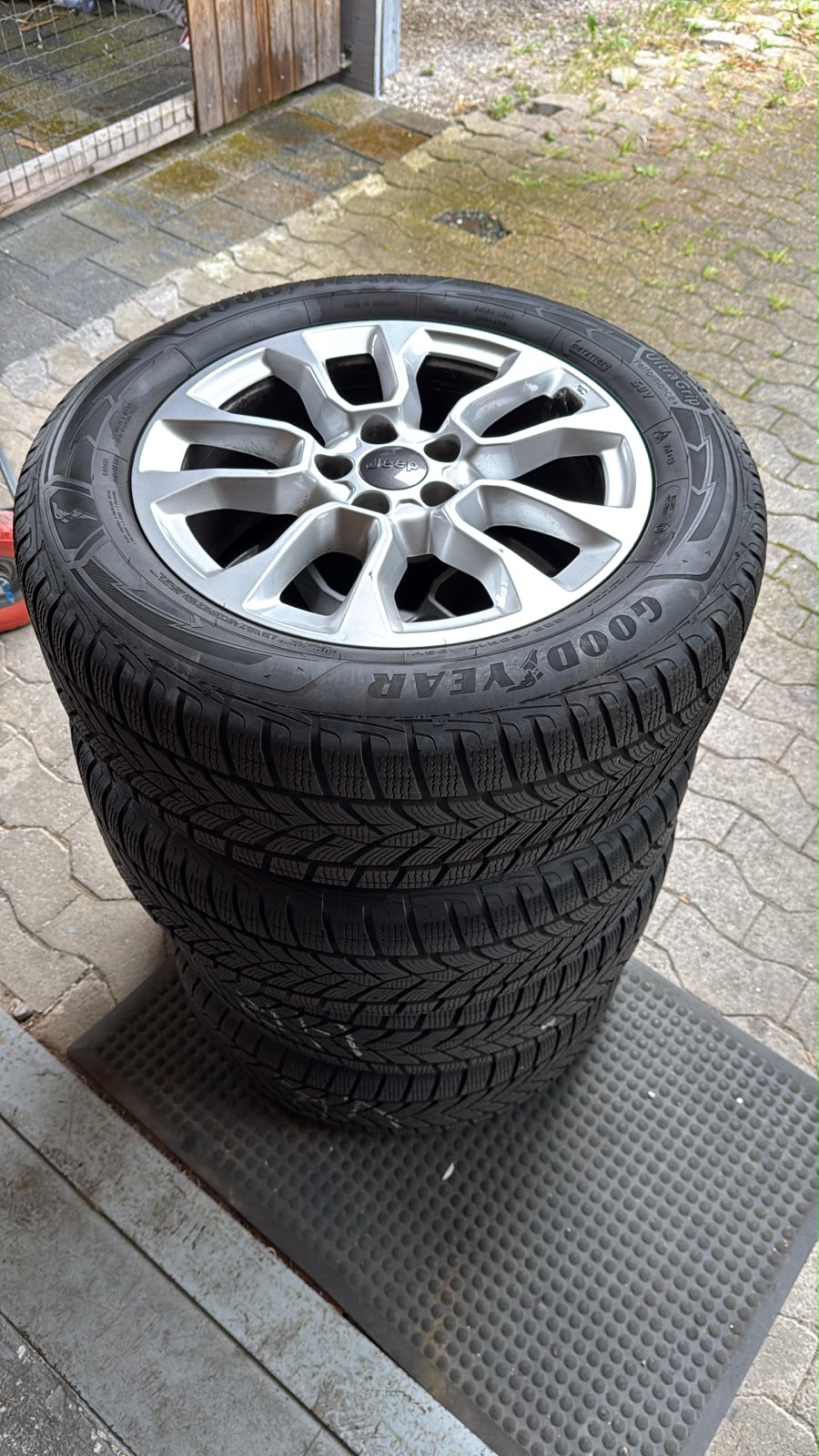 JEEP Compass 4x2 1.3 Turbo S DKG (CH)-image-26