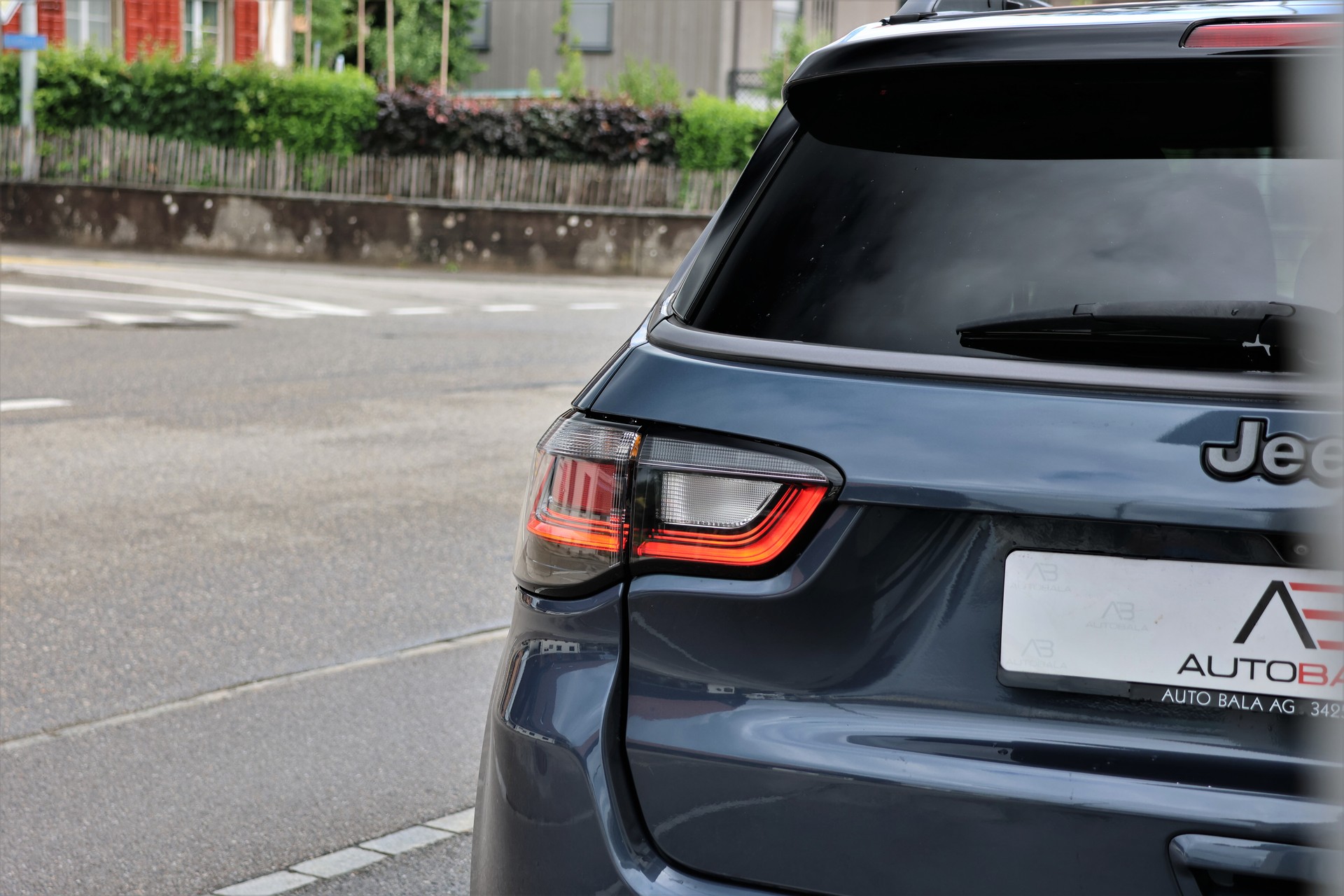 JEEP Compass 4x2 1.3 Turbo S DKG (CH)-image-5