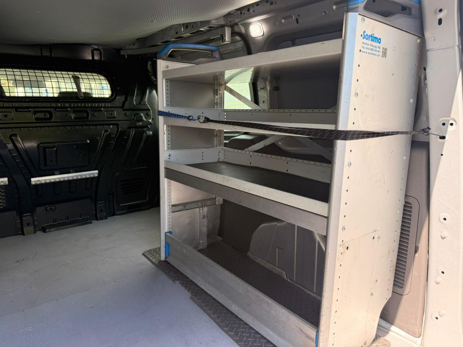 FORD Transit Connect Van T230 DCIV 1.5 EcoBlue Ambi. A-image-24