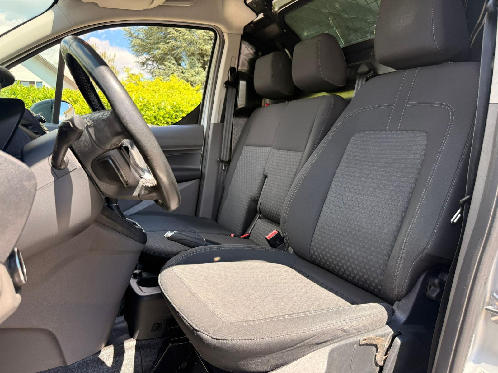 FORD Transit Connect Van T230 DCIV 1.5 EcoBlue Ambi. A-image-11