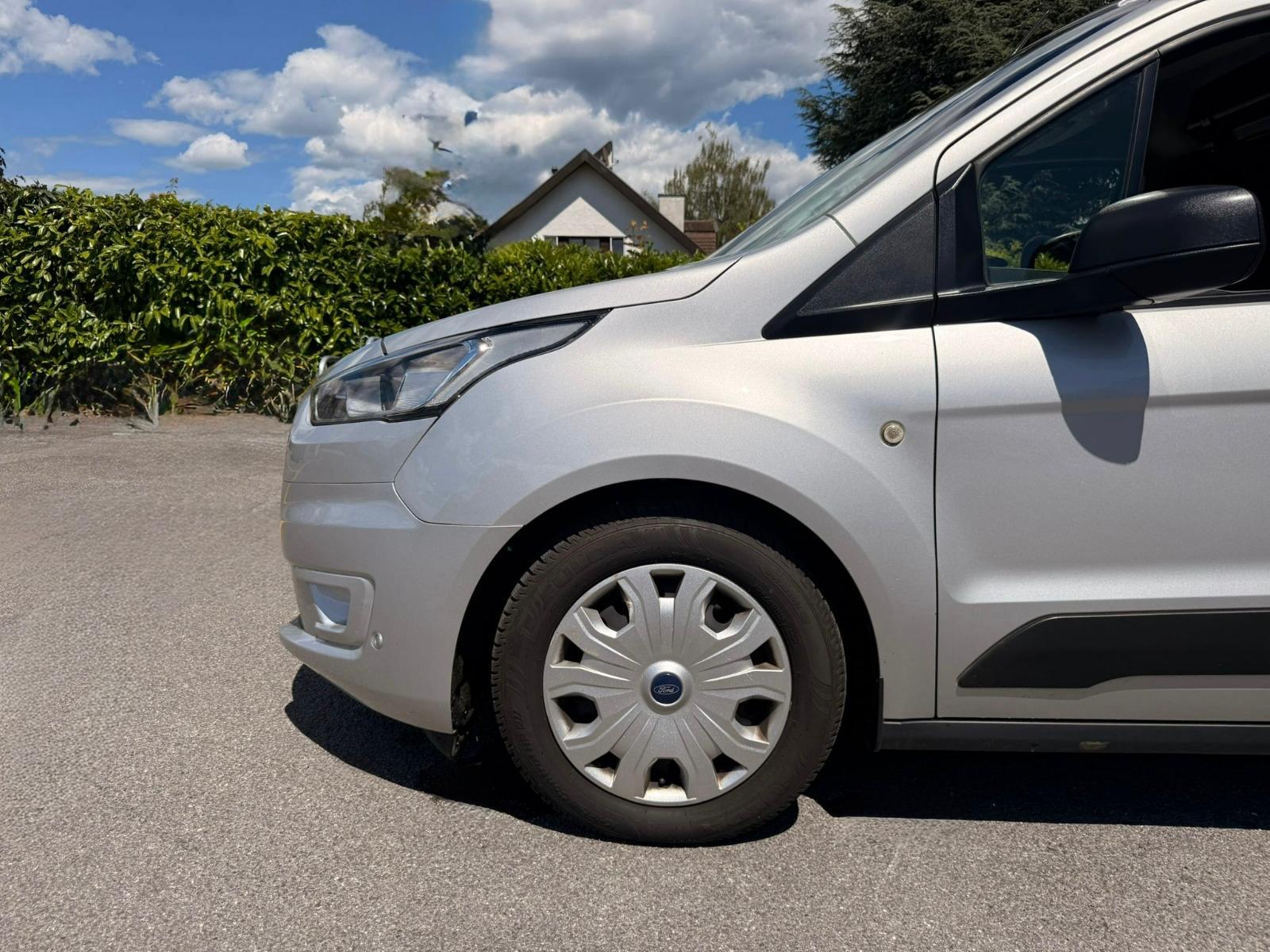 FORD Transit Connect Van T230 DCIV 1.5 EcoBlue Ambi. A-image-3